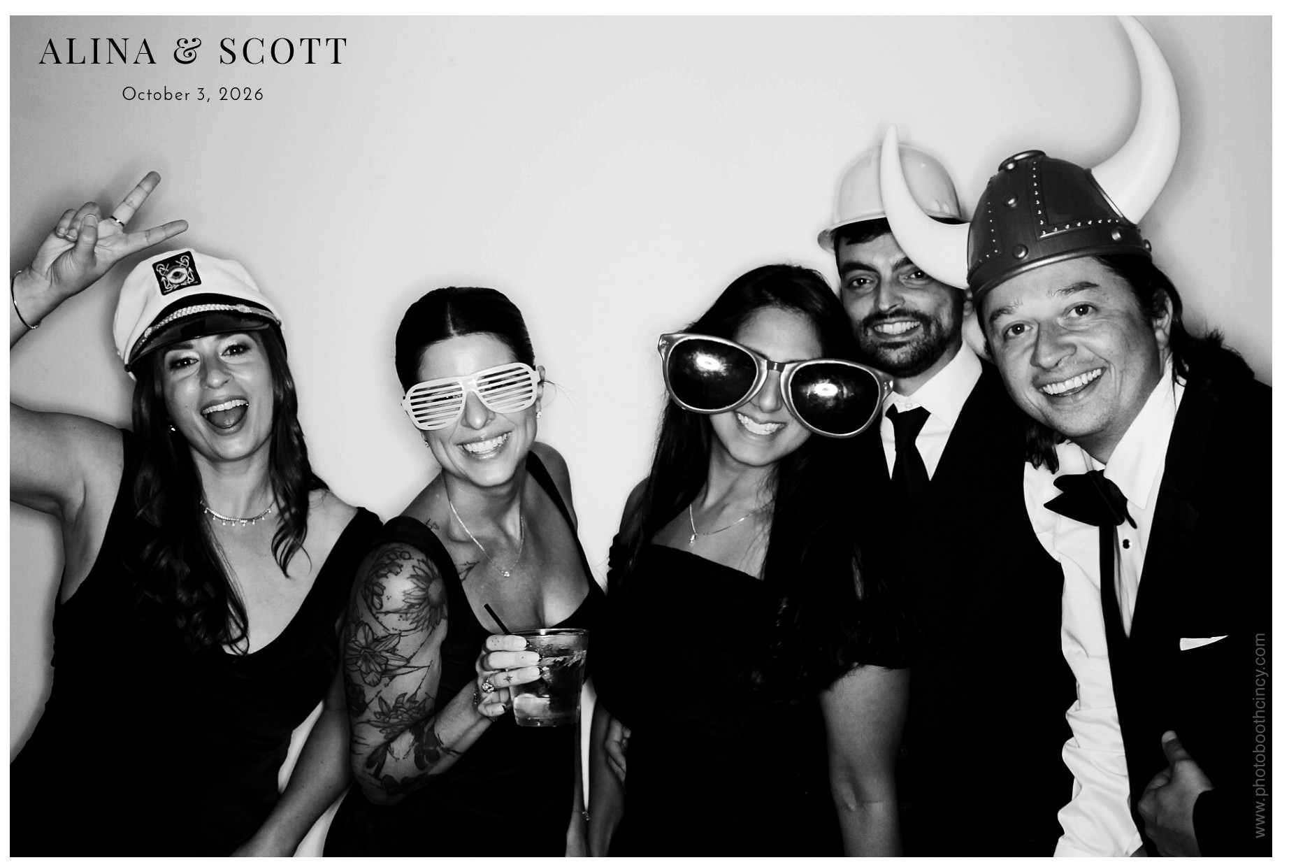 Alina & Scott Wedding | View more photos from the event at gallery.photoboothcincy.com/u/PhotoBoothCincy/Alina-Scott-Wedding