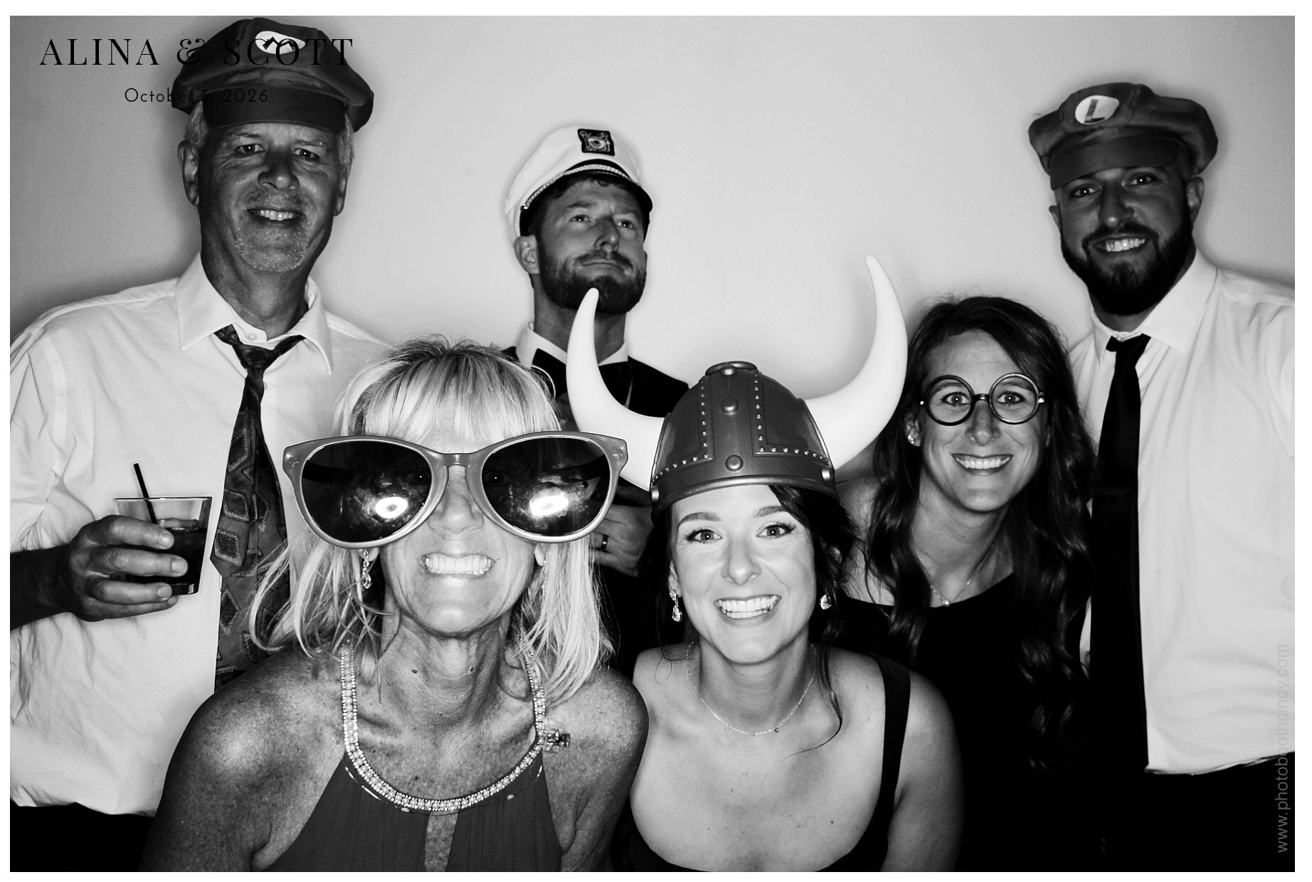 Alina & Scott Wedding | View more photos from the event at gallery.photoboothcincy.com/u/PhotoBoothCincy/Alina-Scott-Wedding