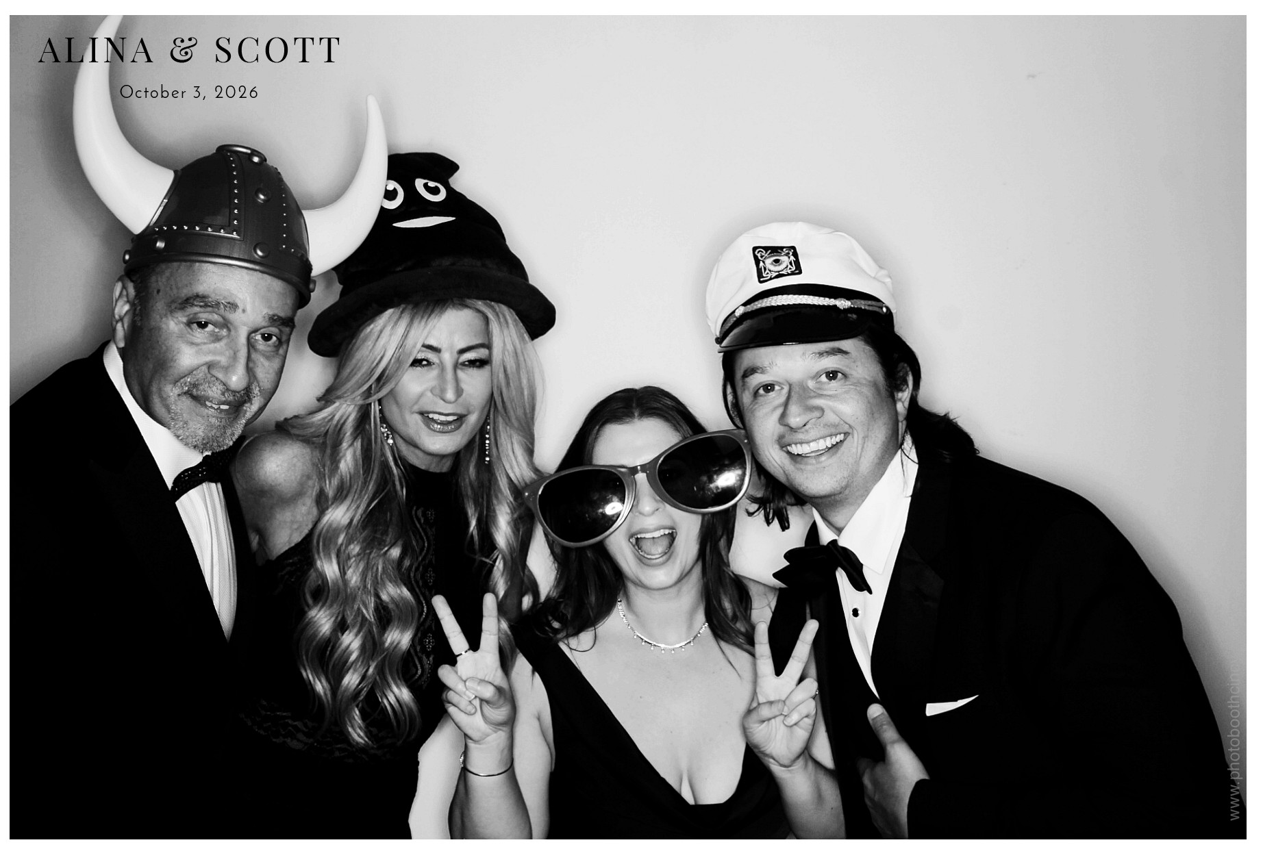 Alina & Scott Wedding | View more photos from the event at gallery.photoboothcincy.com/u/PhotoBoothCincy/Alina-Scott-Wedding