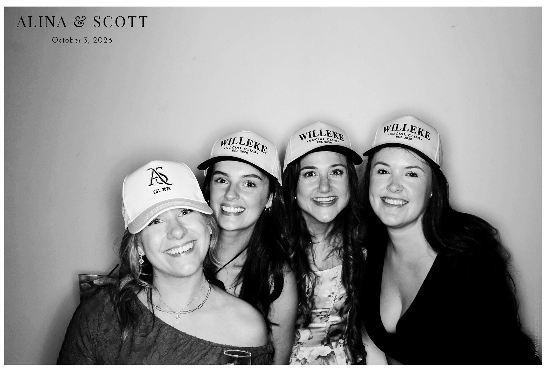 Alina & Scott Wedding | View more photos from the event at gallery.photoboothcincy.com/u/PhotoBoothCincy/Alina-Scott-Wedding