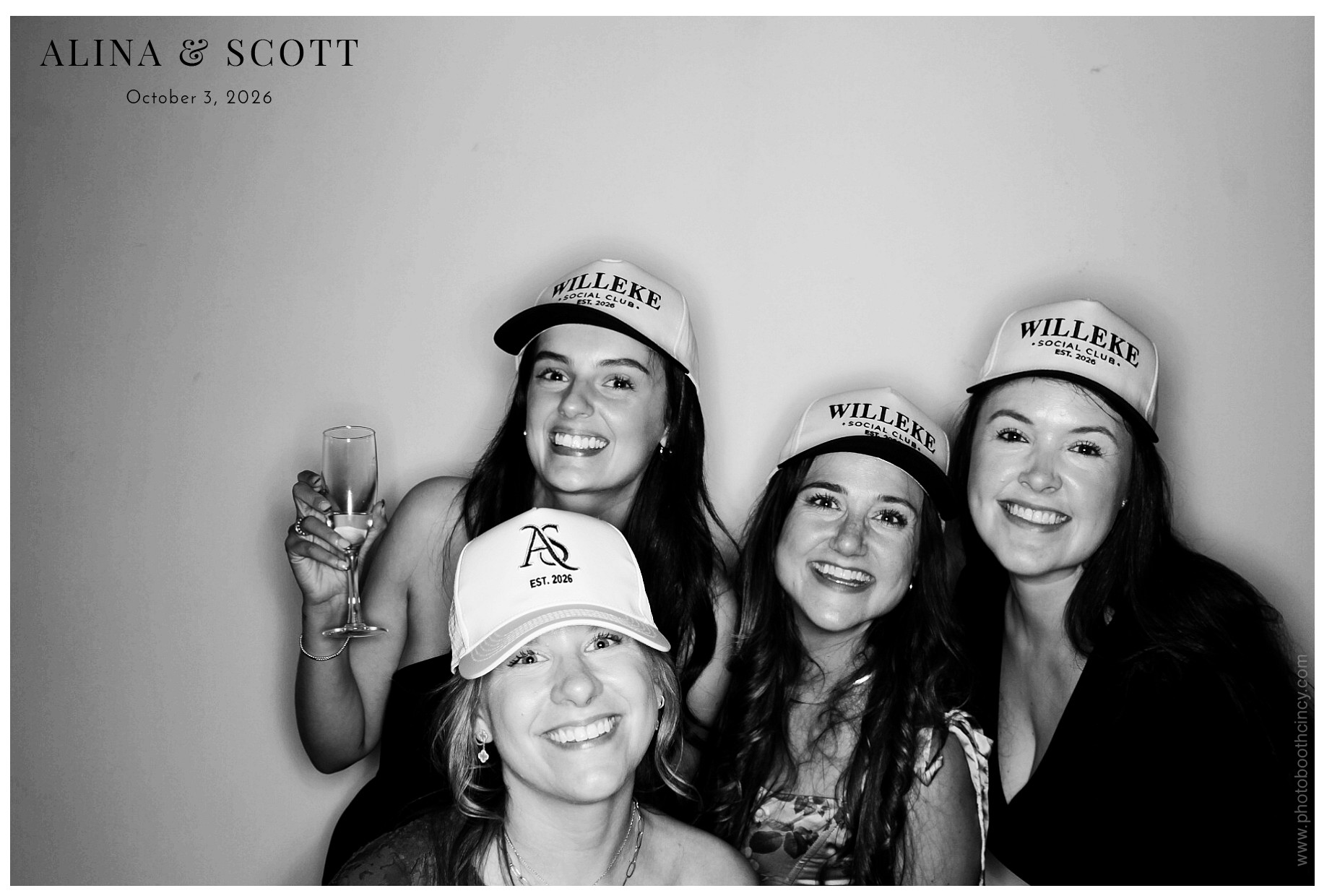 Alina & Scott Wedding | View more photos from the event at gallery.photoboothcincy.com/u/PhotoBoothCincy/Alina-Scott-Wedding
