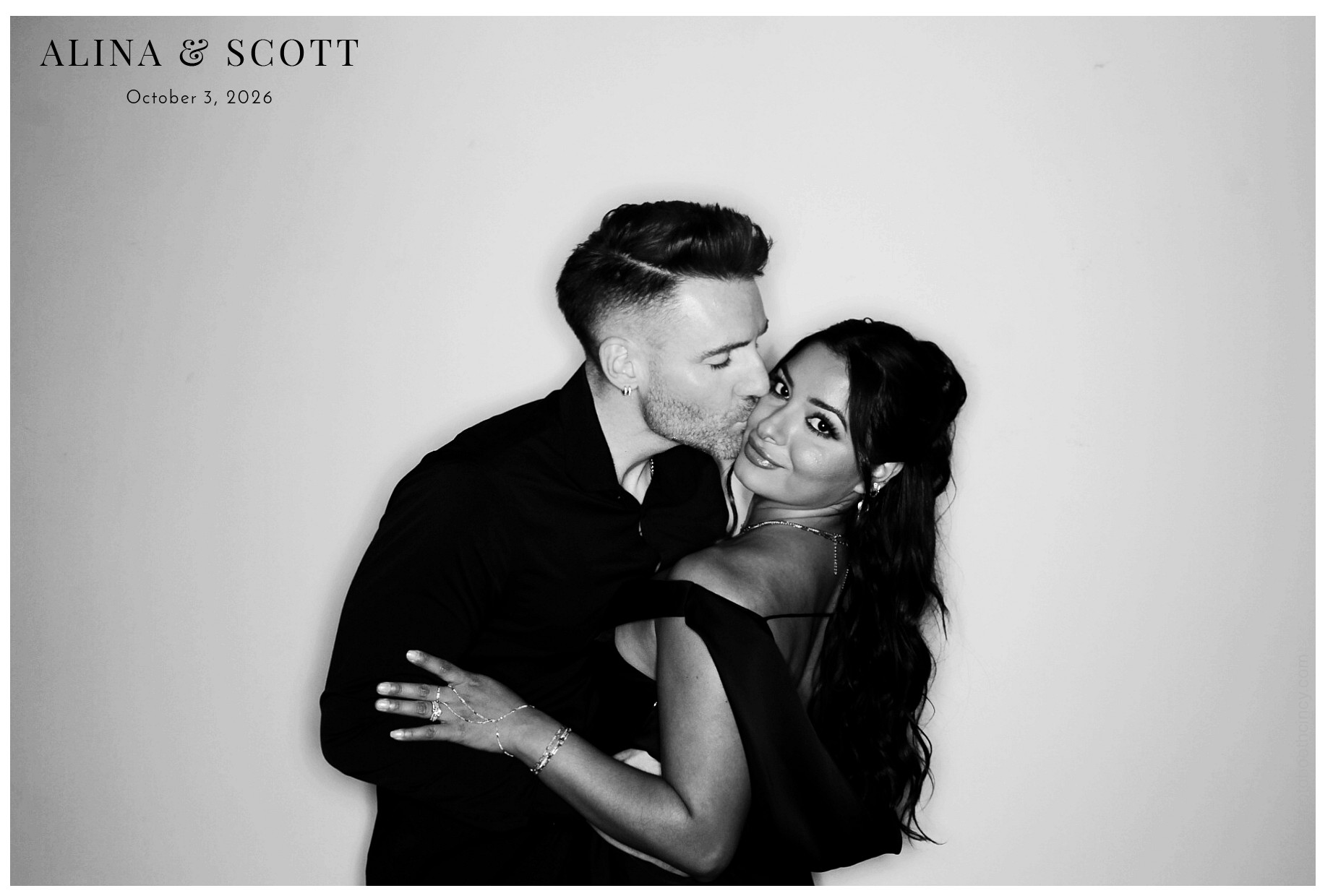 Alina & Scott Wedding | View more photos from the event at gallery.photoboothcincy.com/u/PhotoBoothCincy/Alina-Scott-Wedding