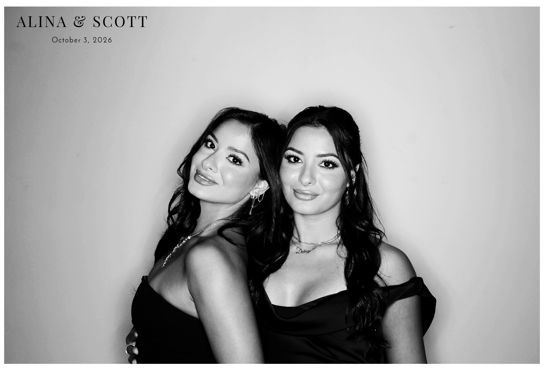 Alina & Scott Wedding | View more photos from the event at gallery.photoboothcincy.com/u/PhotoBoothCincy/Alina-Scott-Wedding