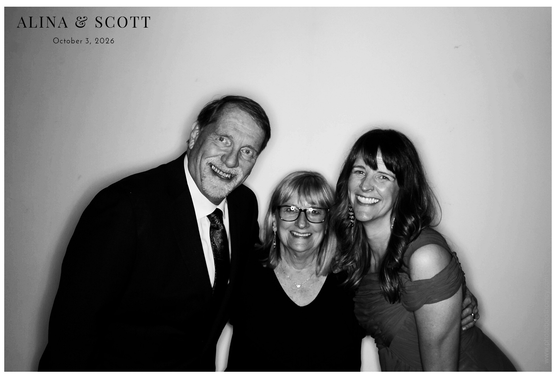 Alina & Scott Wedding | View more photos from the event at gallery.photoboothcincy.com/u/PhotoBoothCincy/Alina-Scott-Wedding