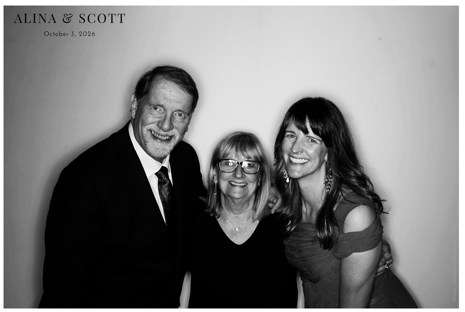 Alina & Scott Wedding | View more photos from the event at gallery.photoboothcincy.com/u/PhotoBoothCincy/Alina-Scott-Wedding