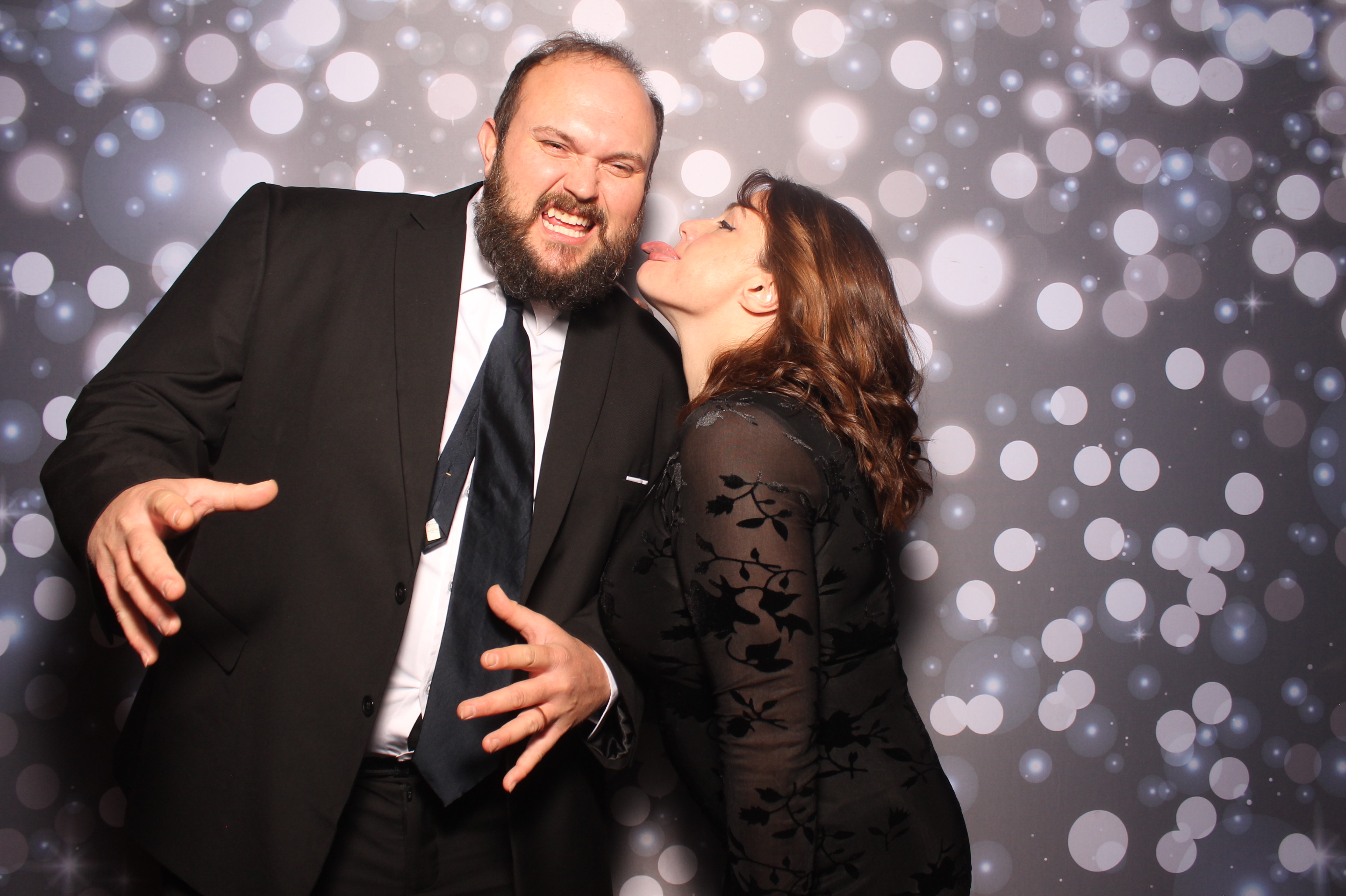 Allison & Trevor | View more photos from the event at gallery.photoboothcincy.com/u/PhotoBoothCincy/Allison-Trevor