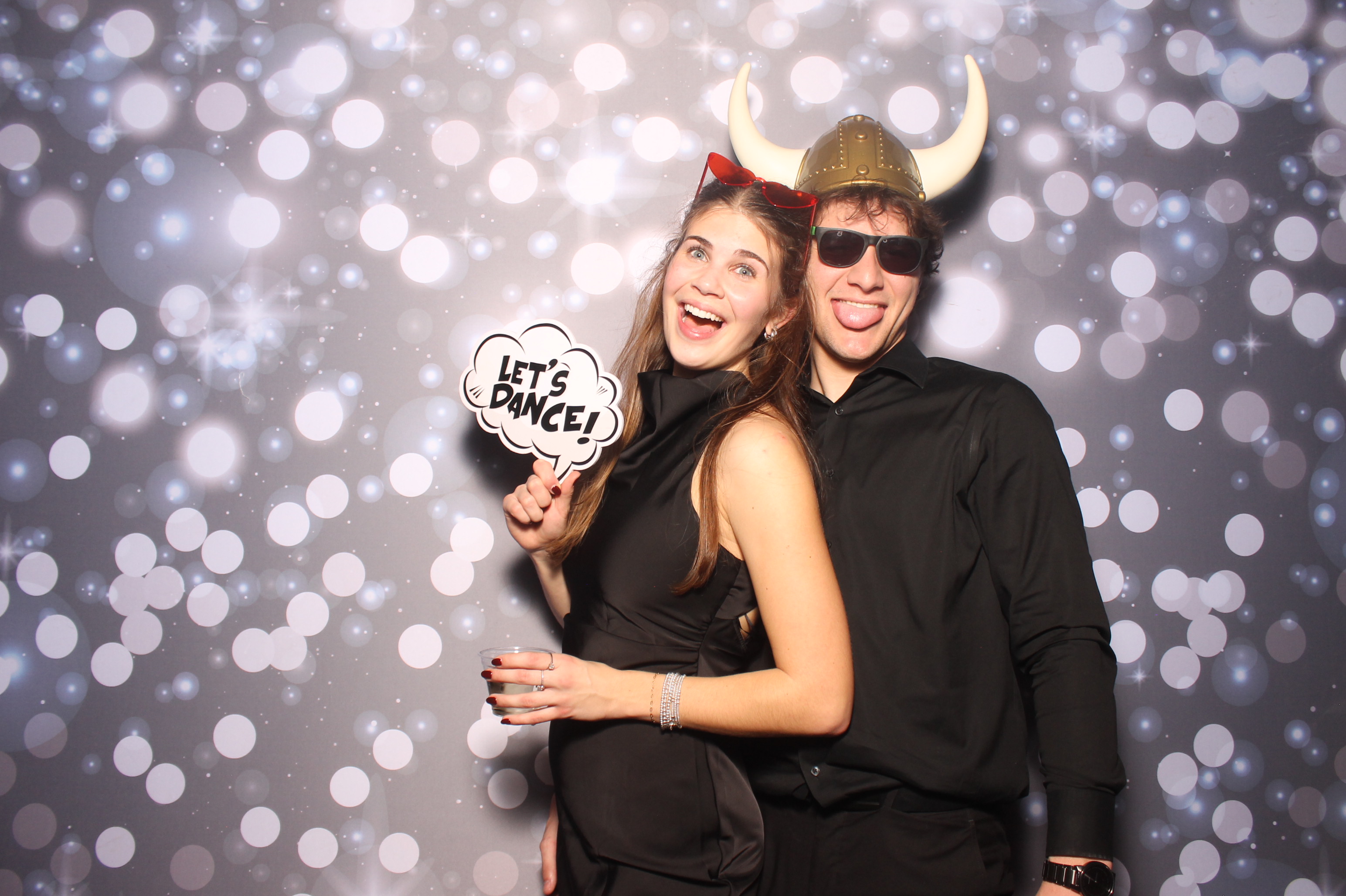 Allison & Trevor | View more photos from the event at gallery.photoboothcincy.com/u/PhotoBoothCincy/Allison-Trevor