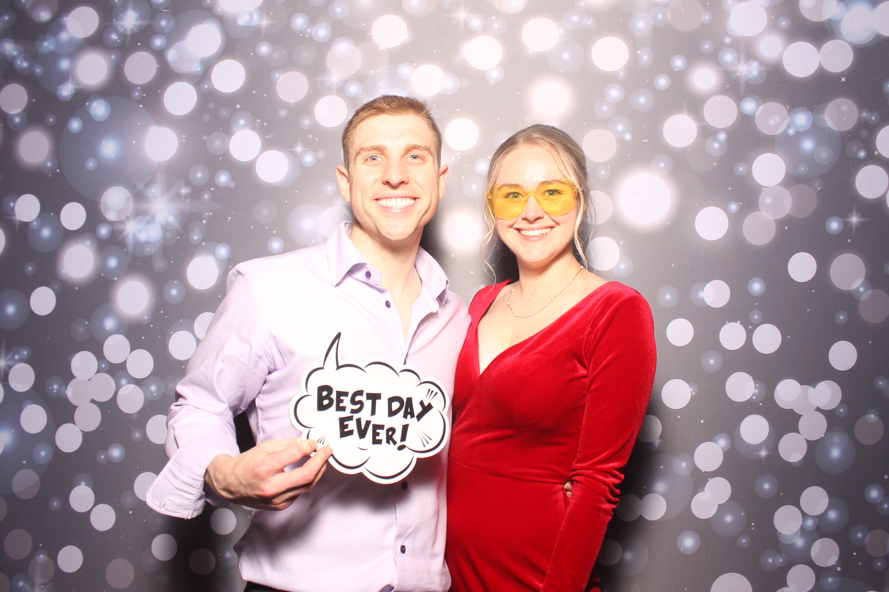 Allison & Trevor | View more photos from the event at gallery.photoboothcincy.com/u/PhotoBoothCincy/Allison-Trevor