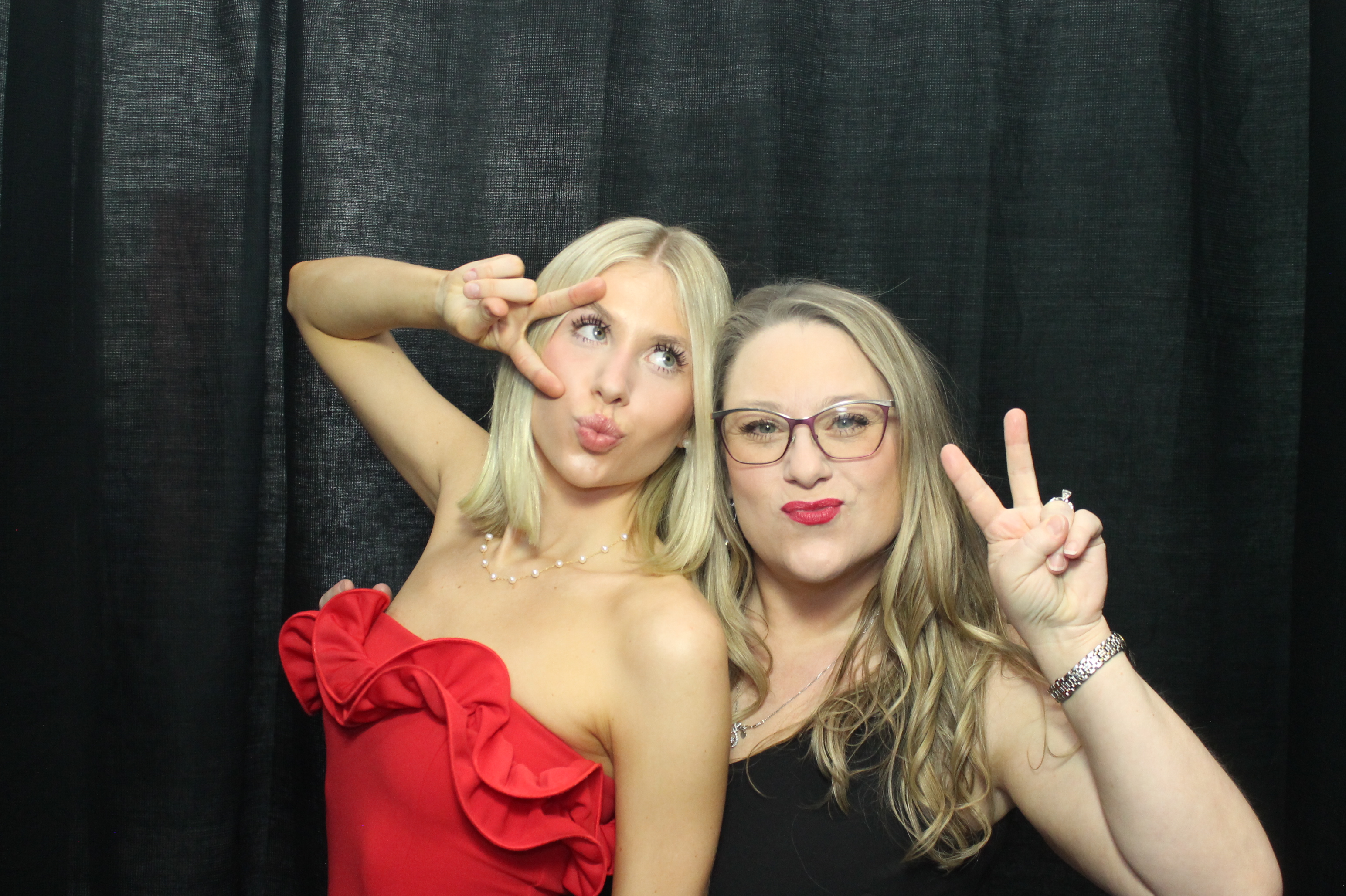 Alpha Phi Red Dress Gala | View more photos from the event at gallery.photoboothcincy.com/u/PhotoBoothCincy/Alpha-Phi-Red-Dress-Gala
