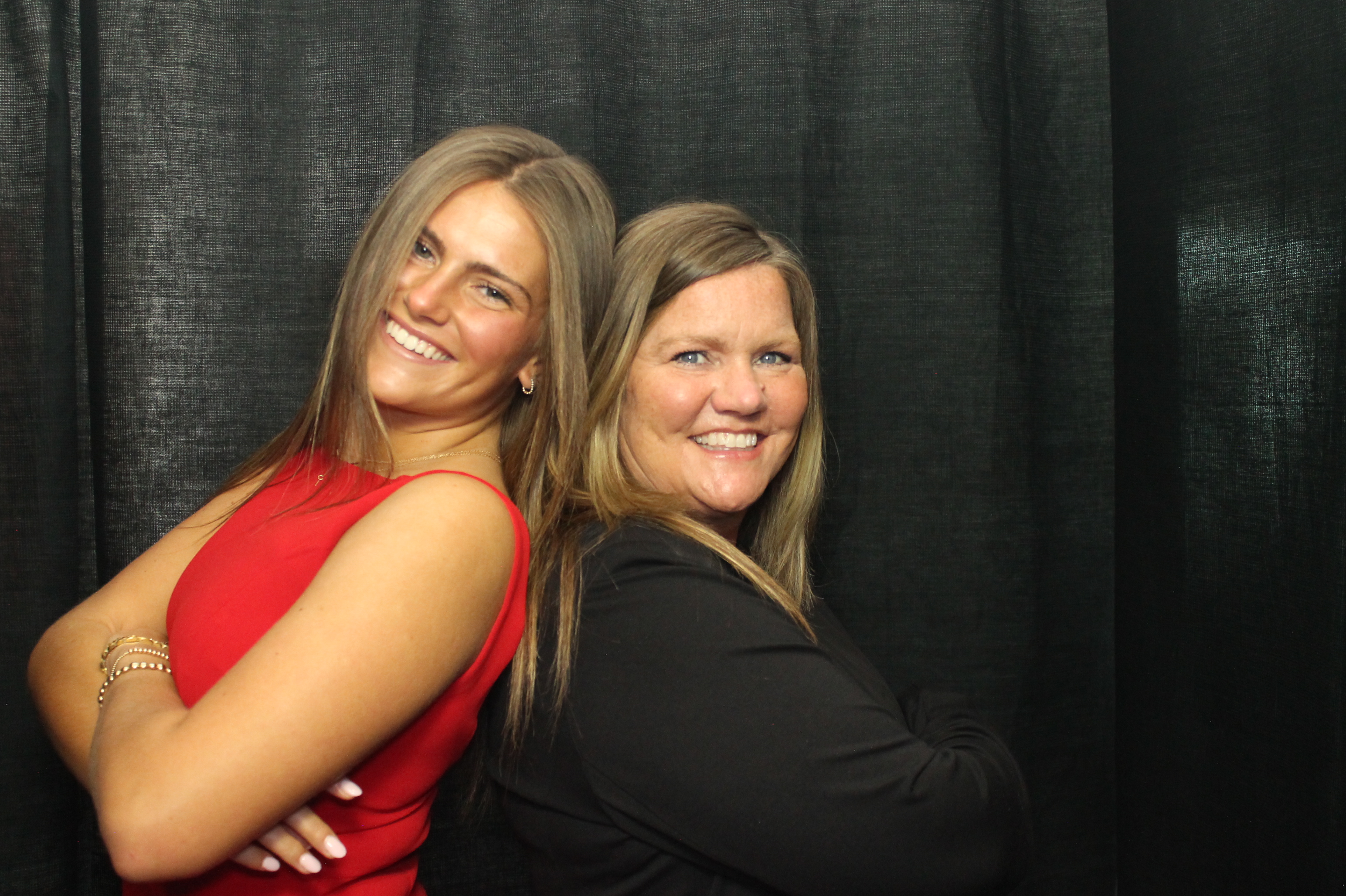 Alpha Phi Red Dress Gala | View more photos from the event at gallery.photoboothcincy.com/u/PhotoBoothCincy/Alpha-Phi-Red-Dress-Gala