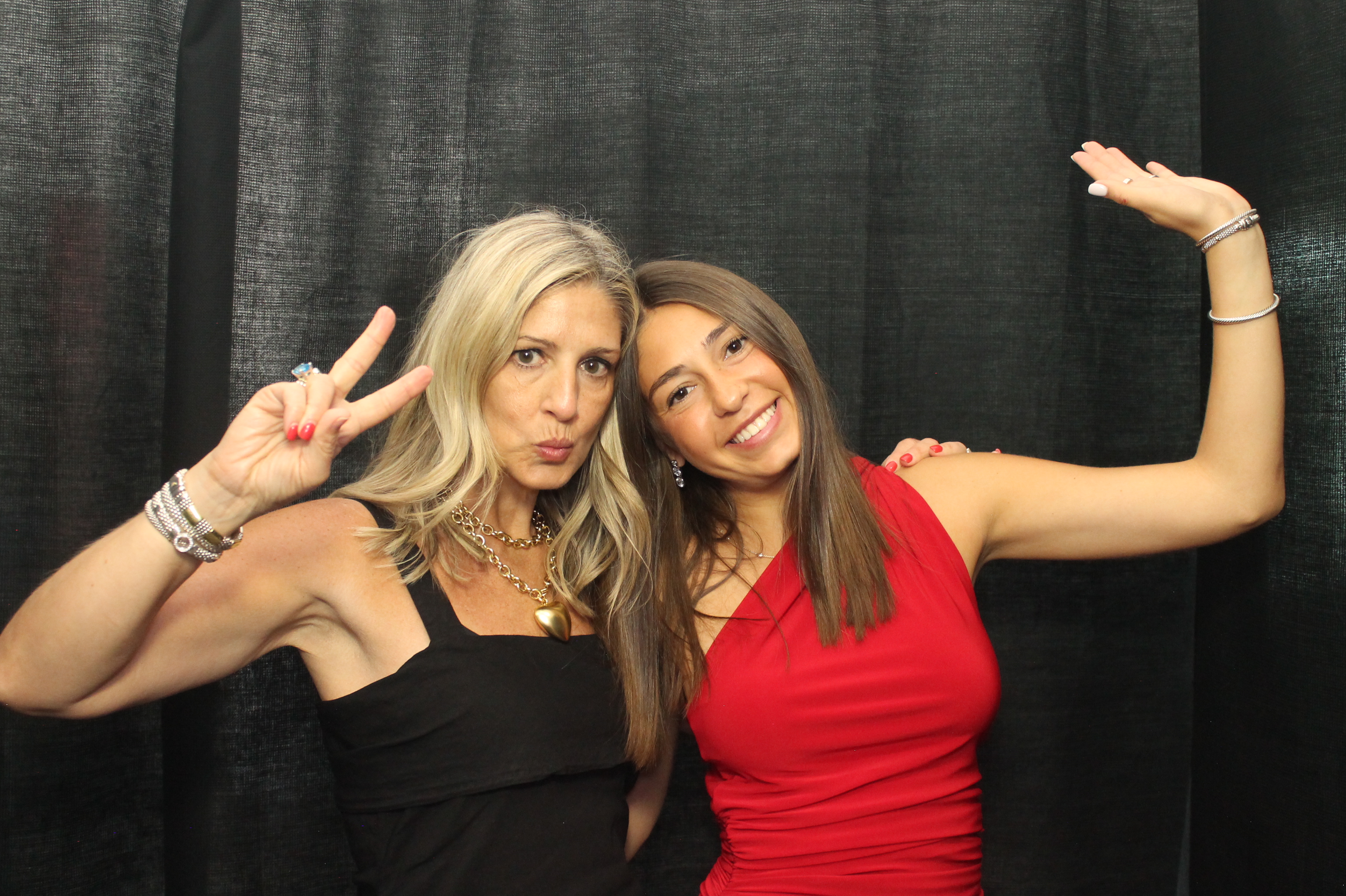 Alpha Phi Red Dress Gala | View more photos from the event at gallery.photoboothcincy.com/u/PhotoBoothCincy/Alpha-Phi-Red-Dress-Gala