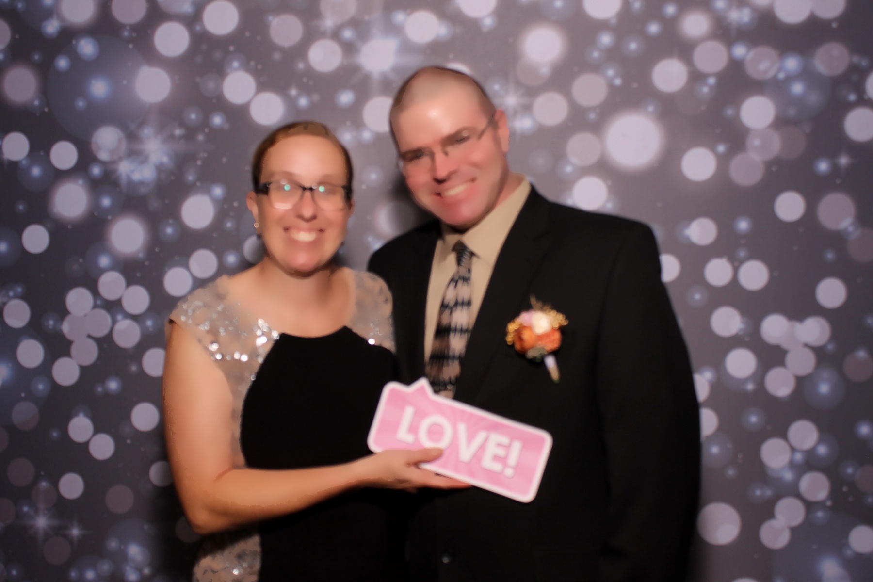 Andrew & Courtney | View more photos from the event at gallery.photoboothcincy.com/u/PhotoBoothCincy/Andrew-Courtney