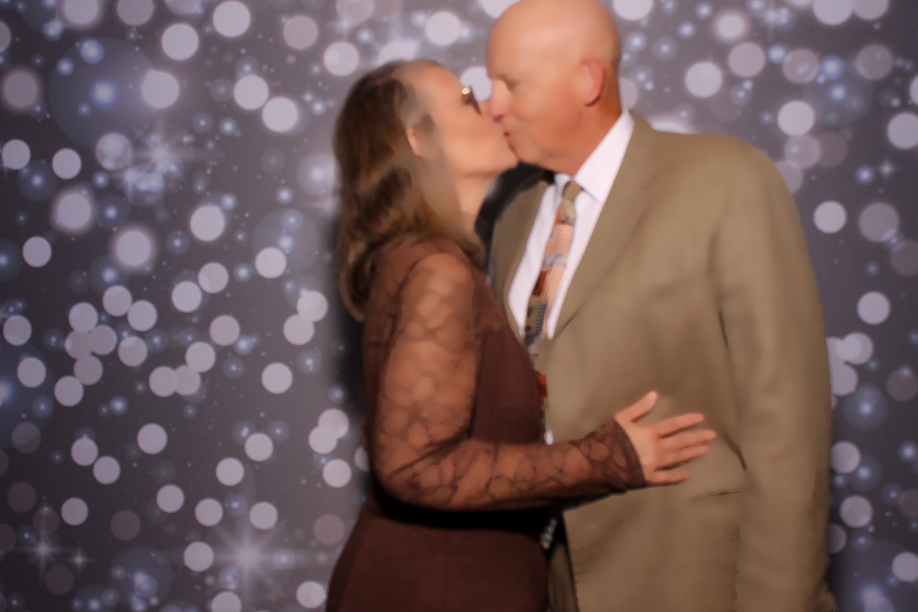 Andrew & Courtney | View more photos from the event at gallery.photoboothcincy.com/u/PhotoBoothCincy/Andrew-Courtney