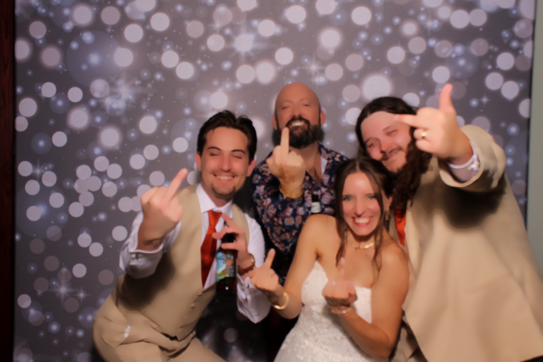 Andrew & Courtney | View more photos from the event at gallery.photoboothcincy.com/u/PhotoBoothCincy/Andrew-Courtney