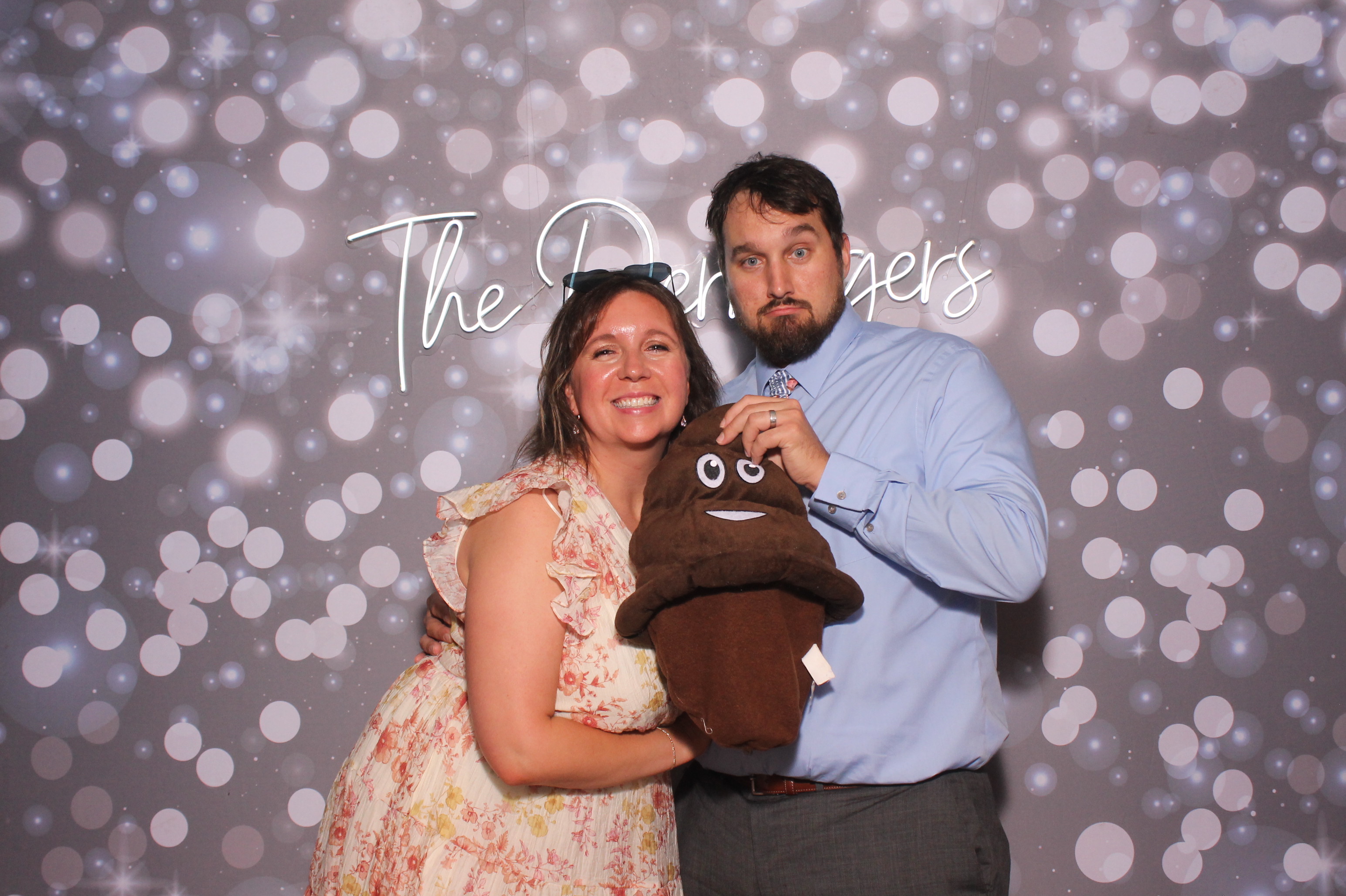 Anna & Johnny | View more photos from the event at gallery.photoboothcincy.com/u/PhotoBoothCincy/Anna-Johnny