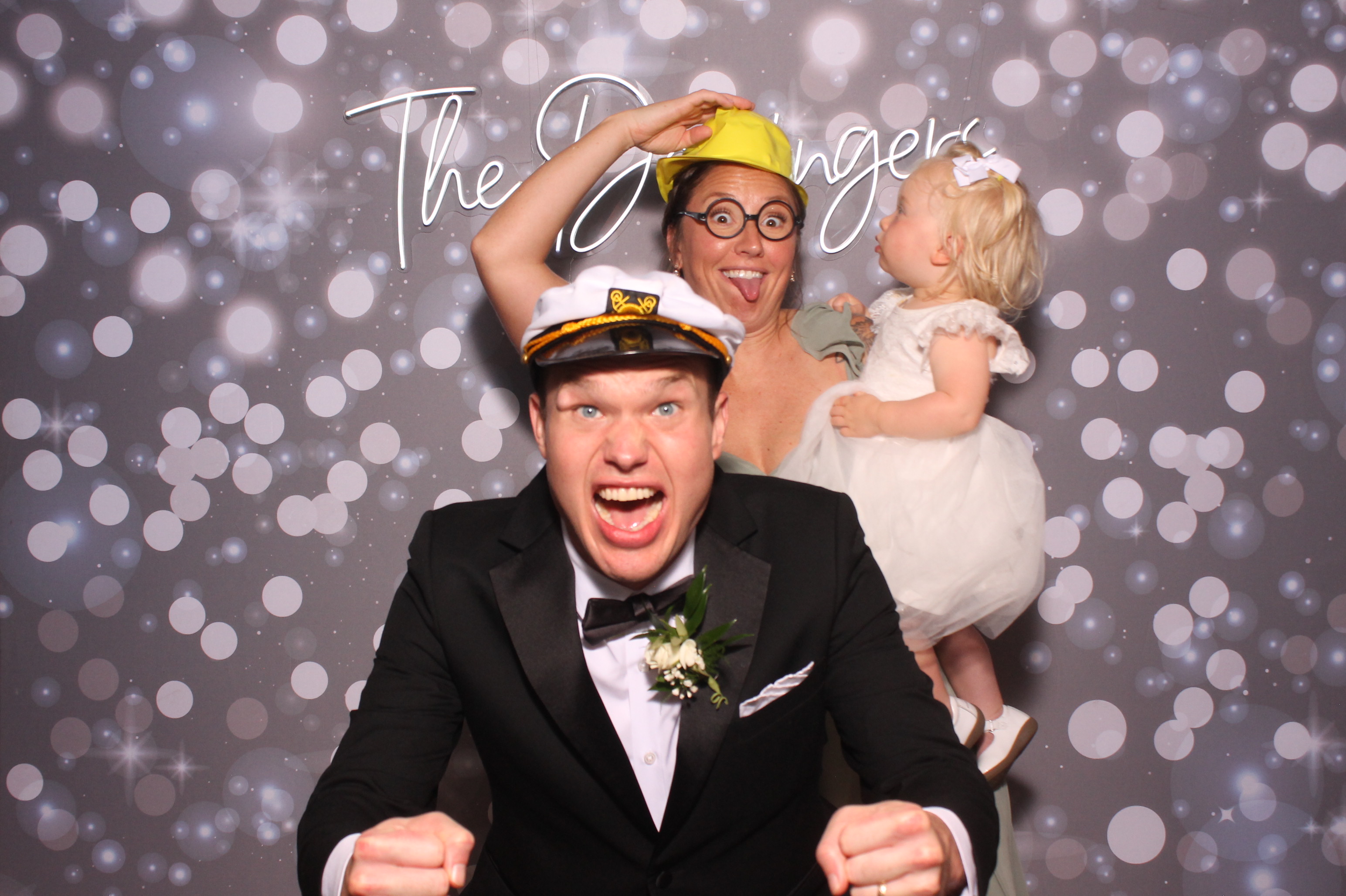 Anna & Johnny | View more photos from the event at gallery.photoboothcincy.com/u/PhotoBoothCincy/Anna-Johnny