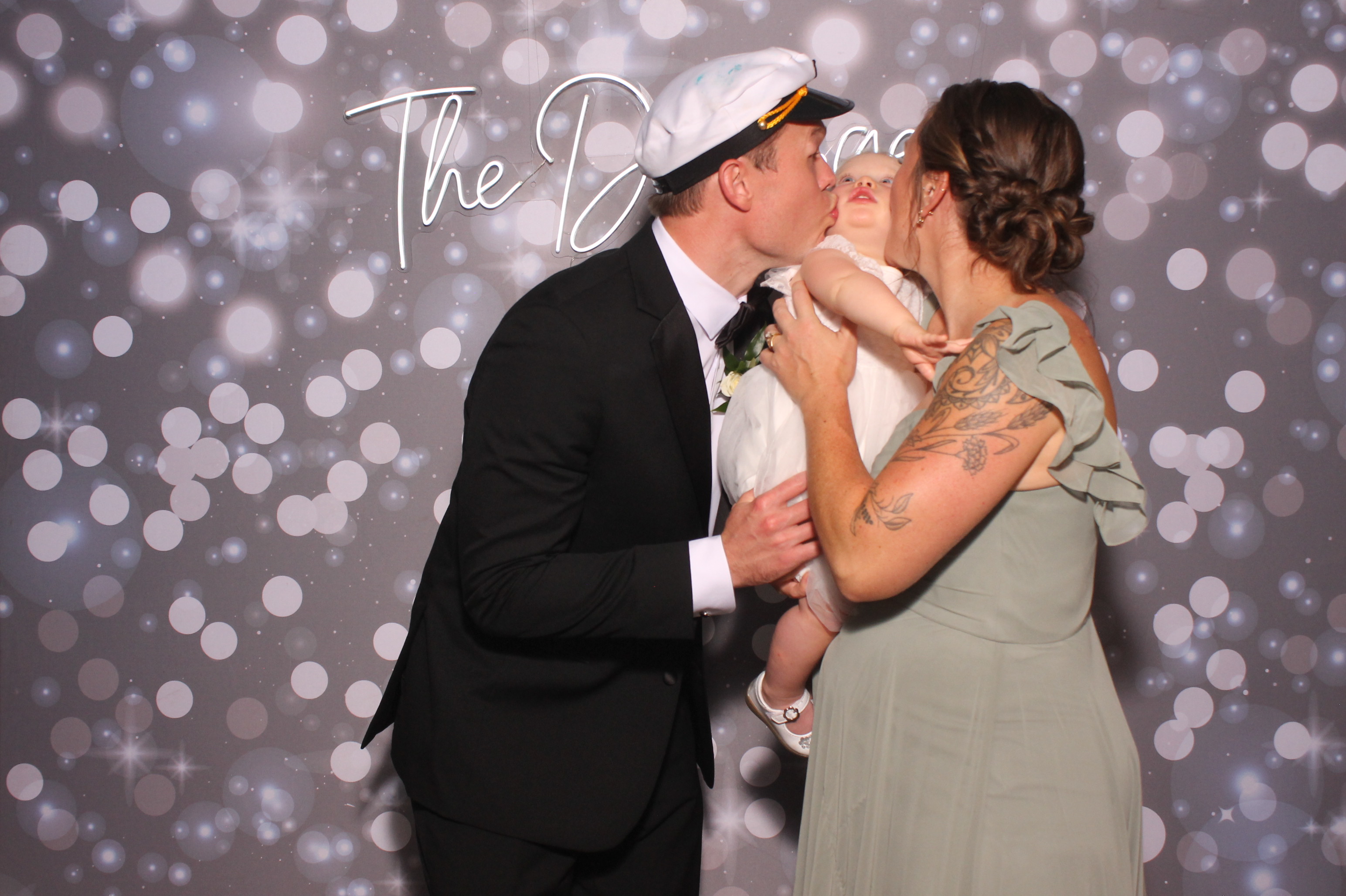 Anna & Johnny | View more photos from the event at gallery.photoboothcincy.com/u/PhotoBoothCincy/Anna-Johnny