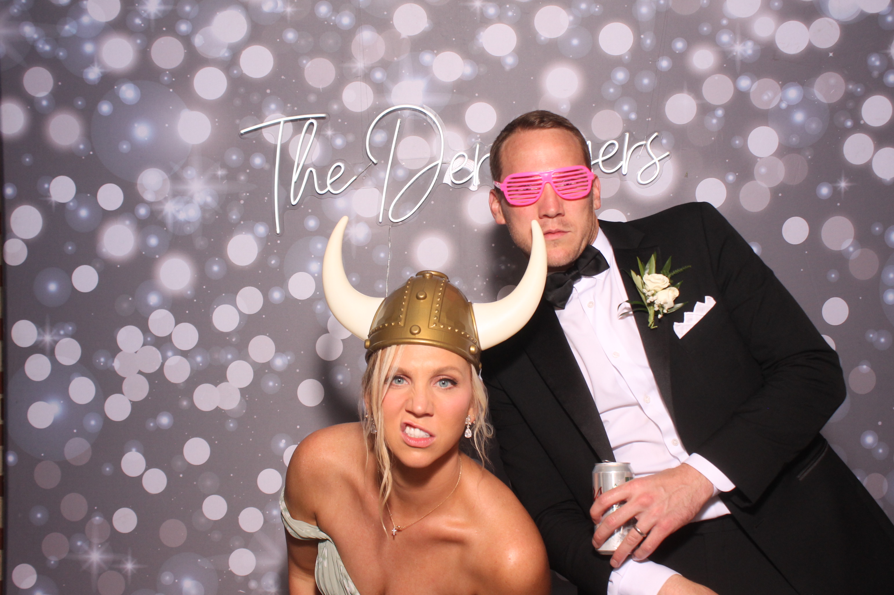 Anna & Johnny | View more photos from the event at gallery.photoboothcincy.com/u/PhotoBoothCincy/Anna-Johnny