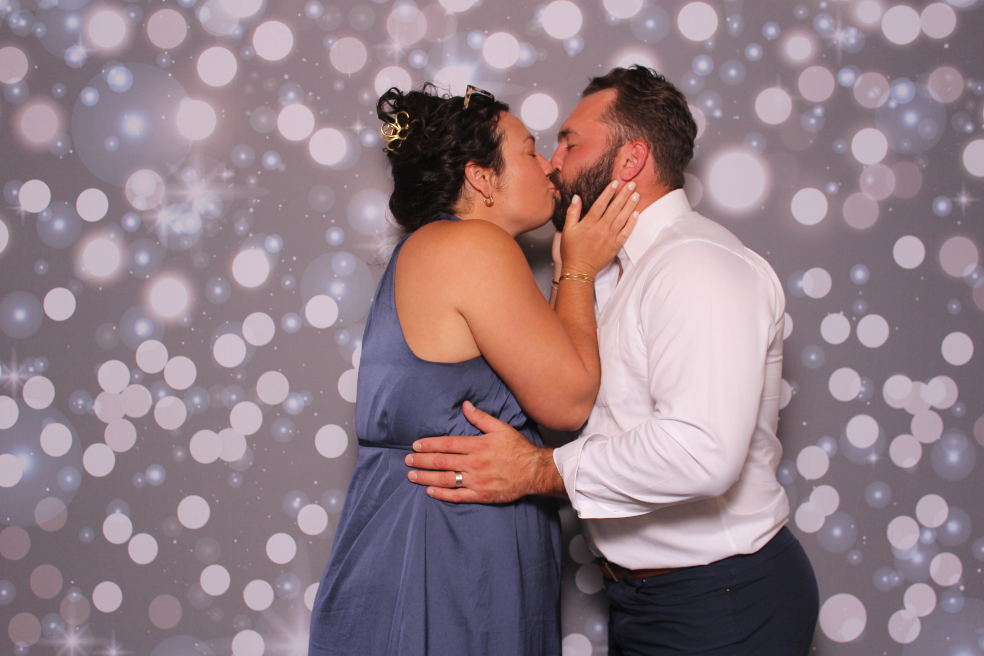 Annika & Ben | View more photos from the event at gallery.photoboothcincy.com/u/PhotoBoothCincy/Annika-Ben