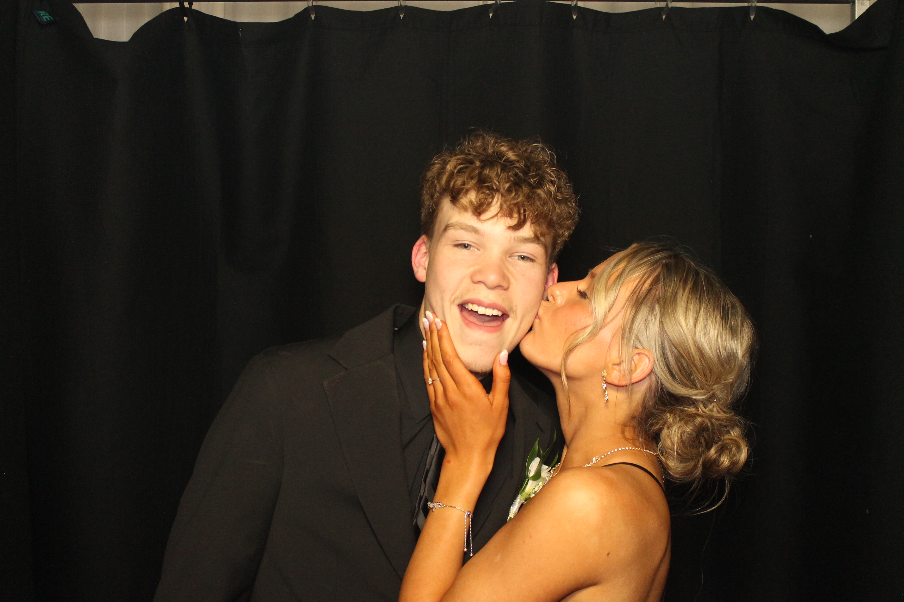 BCHS Prom | View more photos from the event at gallery.photoboothcincy.com/u/PhotoBoothCincy/BCHS-Prom