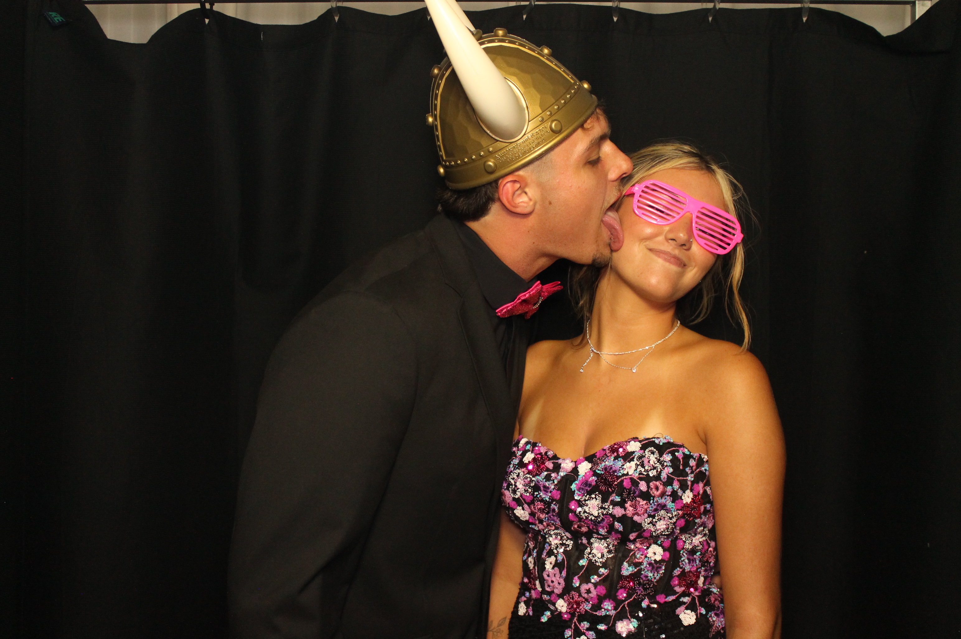 BCHS Prom | View more photos from the event at gallery.photoboothcincy.com/u/PhotoBoothCincy/BCHS-Prom