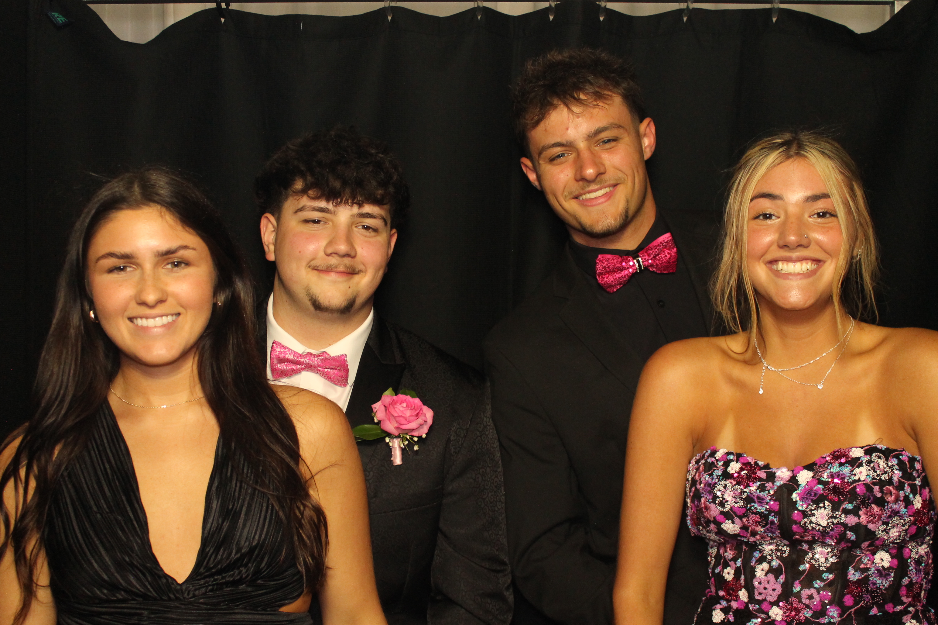 BCHS Prom | View more photos from the event at gallery.photoboothcincy.com/u/PhotoBoothCincy/BCHS-Prom