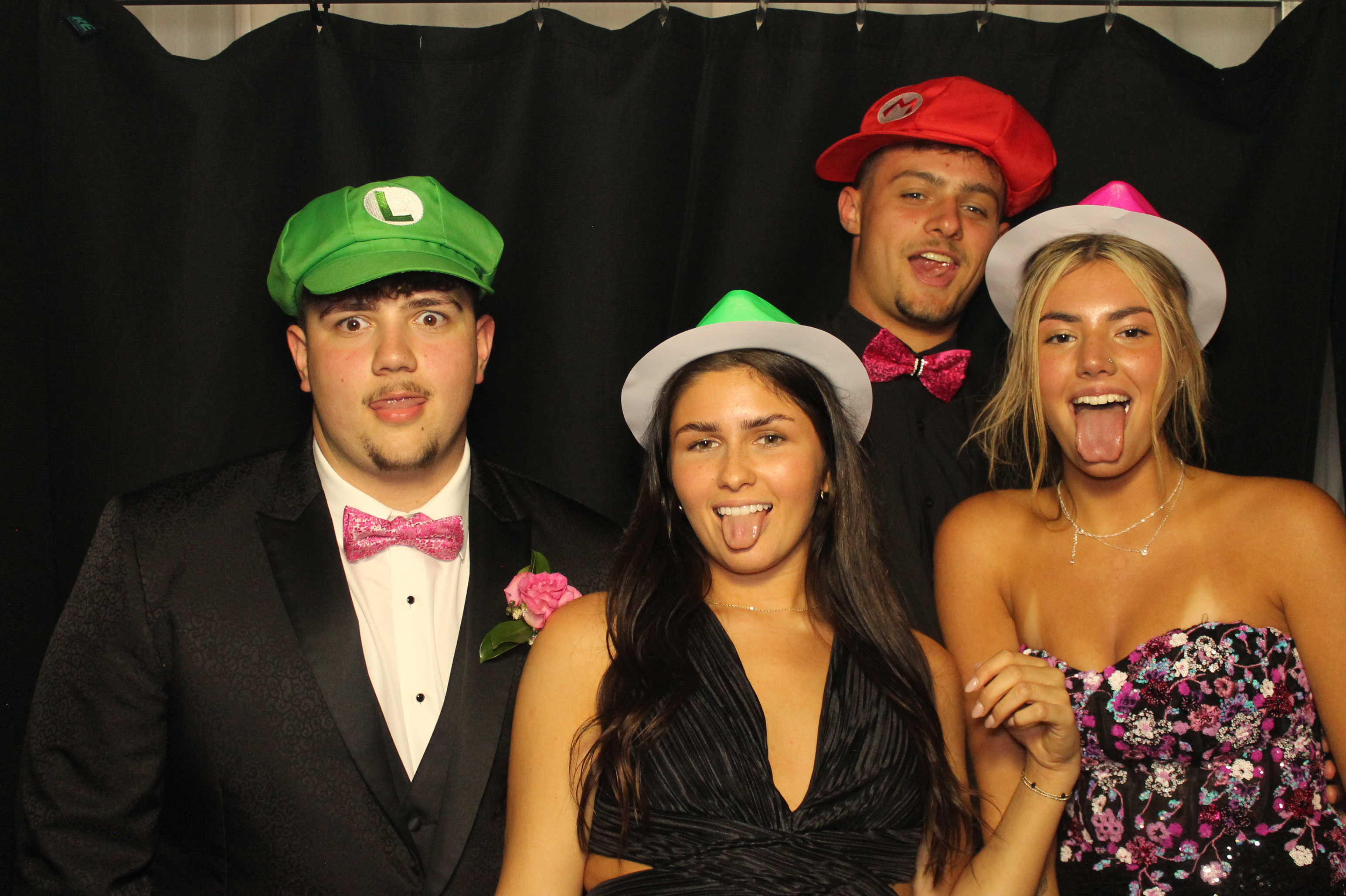 BCHS Prom | View more photos from the event at gallery.photoboothcincy.com/u/PhotoBoothCincy/BCHS-Prom