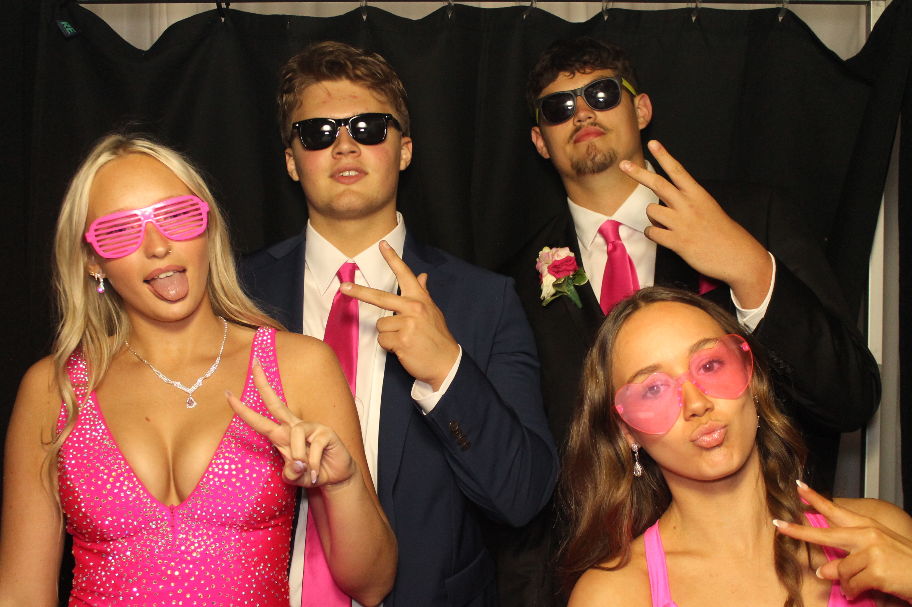 BCHS Prom | View more photos from the event at gallery.photoboothcincy.com/u/PhotoBoothCincy/BCHS-Prom