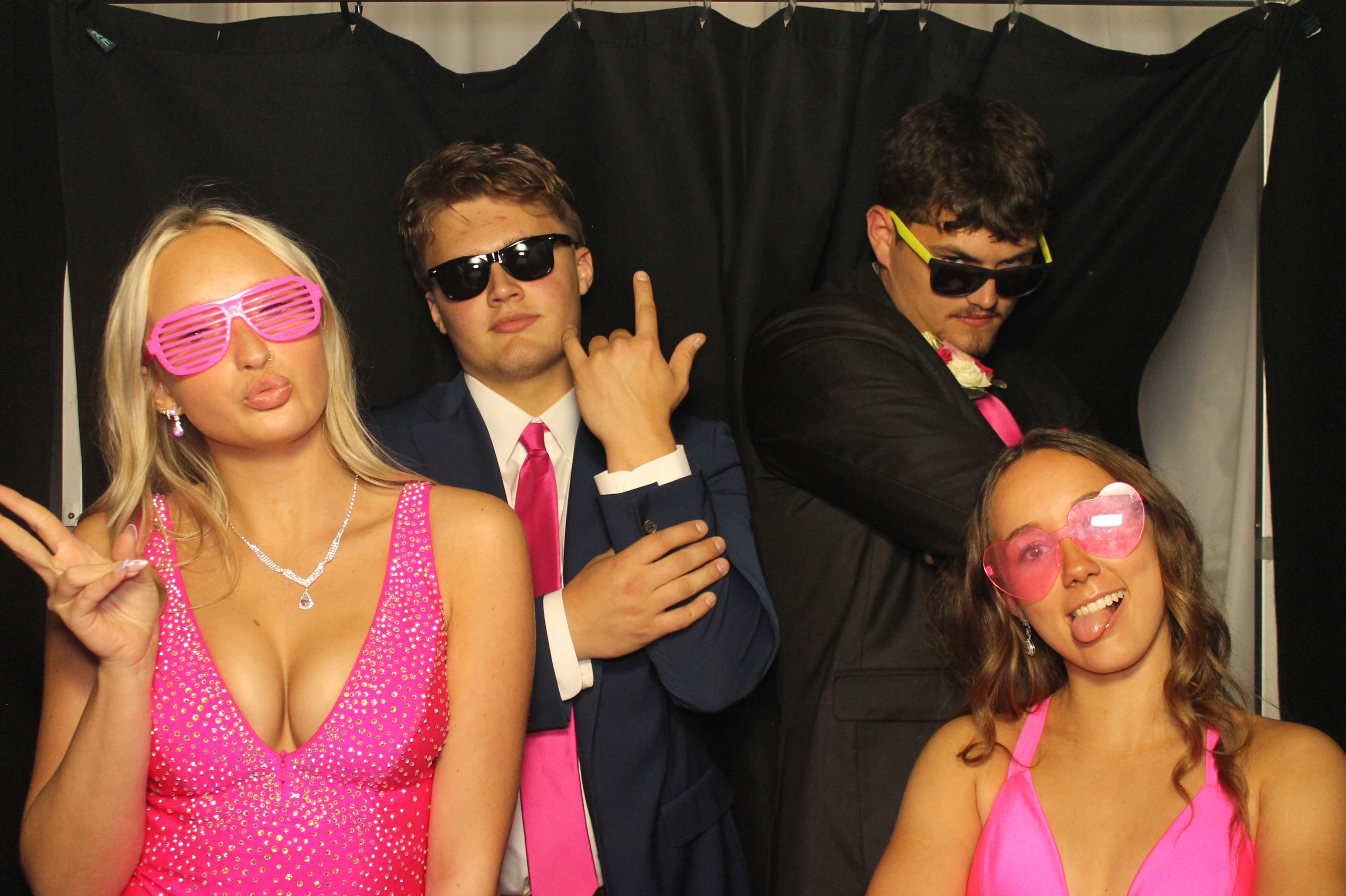 BCHS Prom | View more photos from the event at gallery.photoboothcincy.com/u/PhotoBoothCincy/BCHS-Prom
