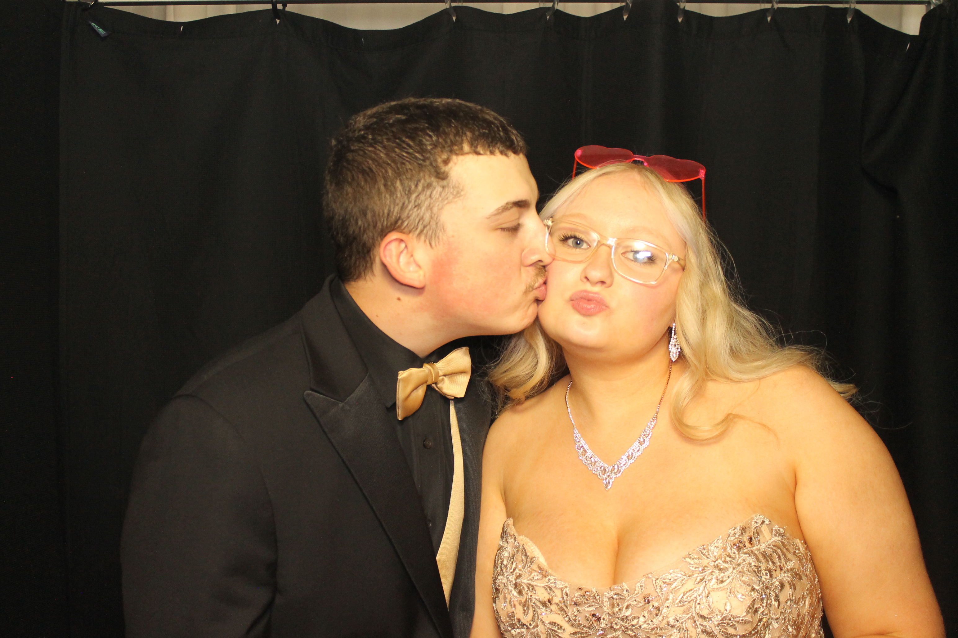 BCHS Prom | View more photos from the event at gallery.photoboothcincy.com/u/PhotoBoothCincy/BCHS-Prom