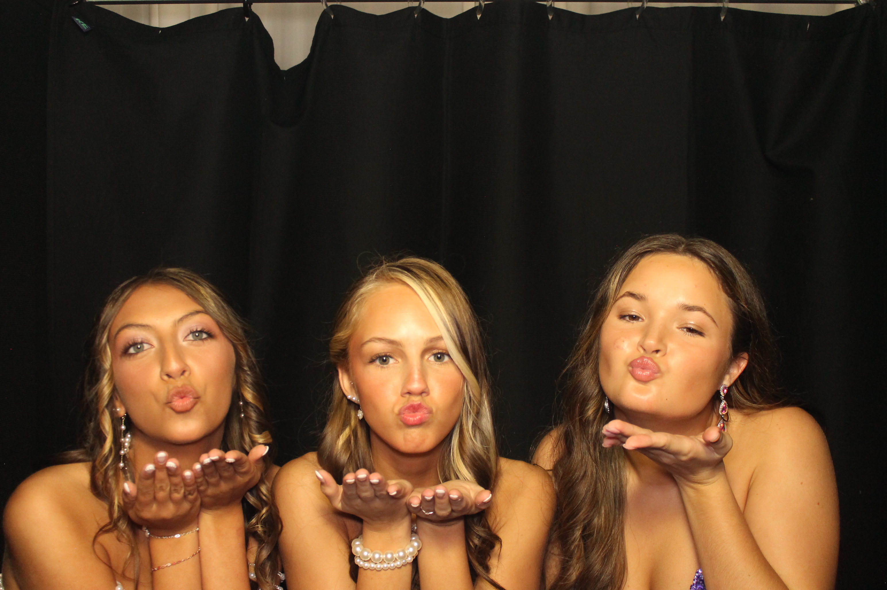 BCHS Prom | View more photos from the event at gallery.photoboothcincy.com/u/PhotoBoothCincy/BCHS-Prom