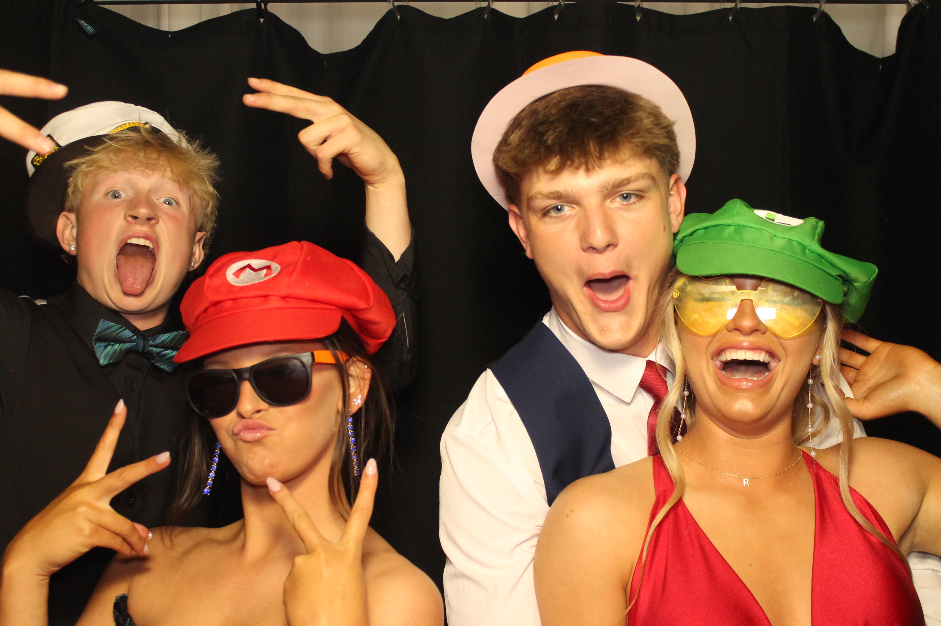 BCHS Prom | View more photos from the event at gallery.photoboothcincy.com/u/PhotoBoothCincy/BCHS-Prom
