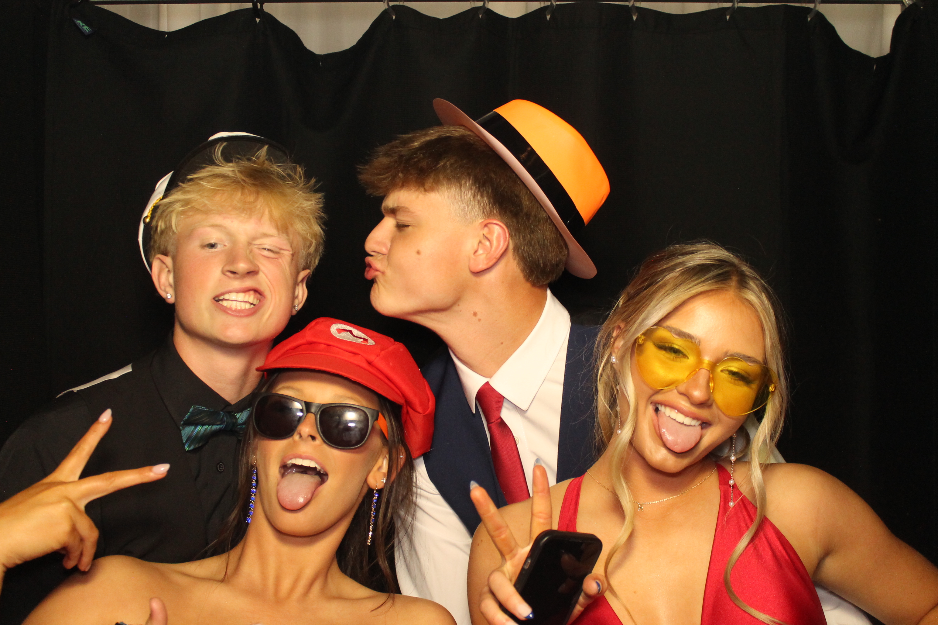 BCHS Prom | View more photos from the event at gallery.photoboothcincy.com/u/PhotoBoothCincy/BCHS-Prom