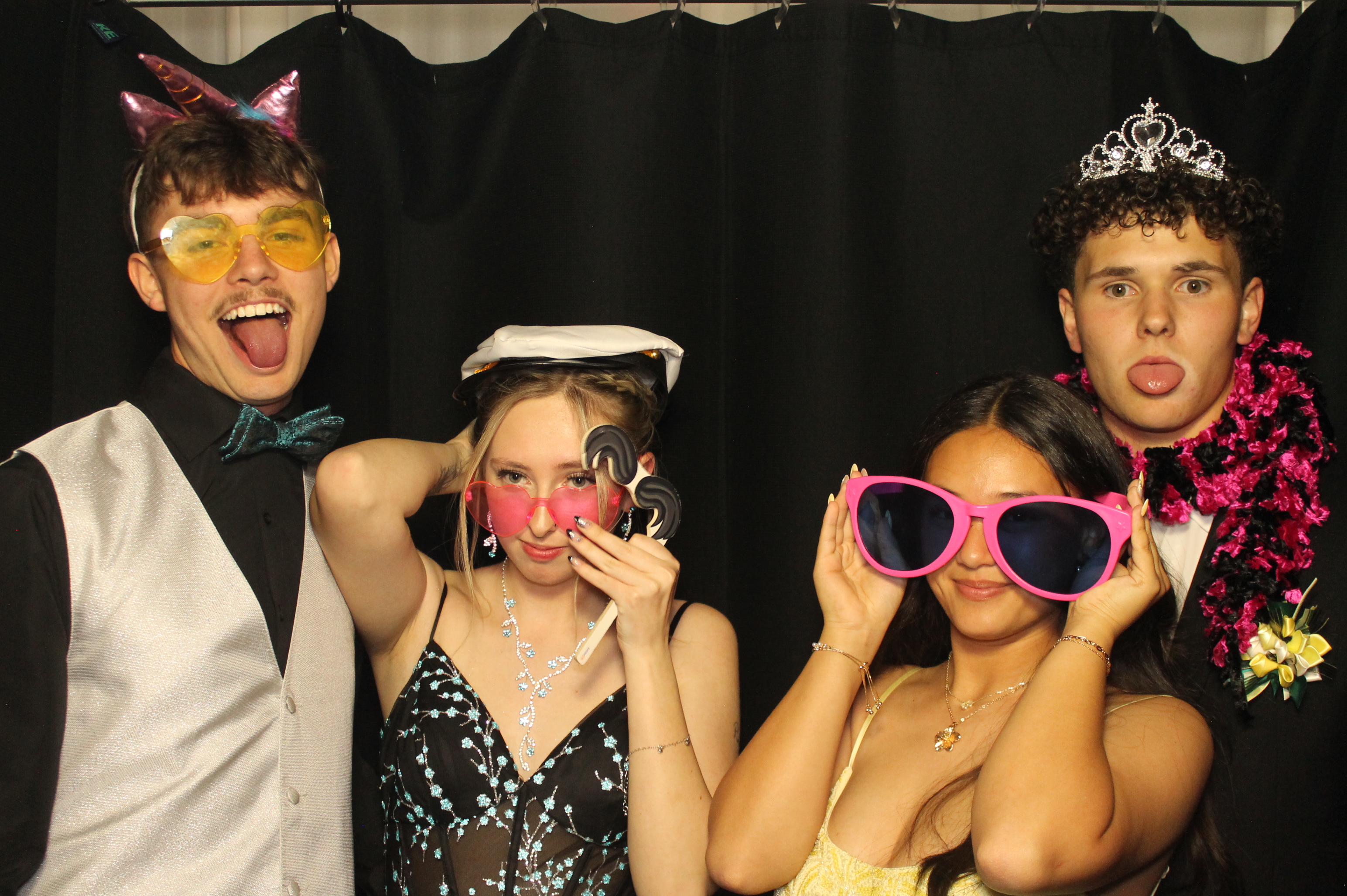 BCHS Prom | View more photos from the event at gallery.photoboothcincy.com/u/PhotoBoothCincy/BCHS-Prom