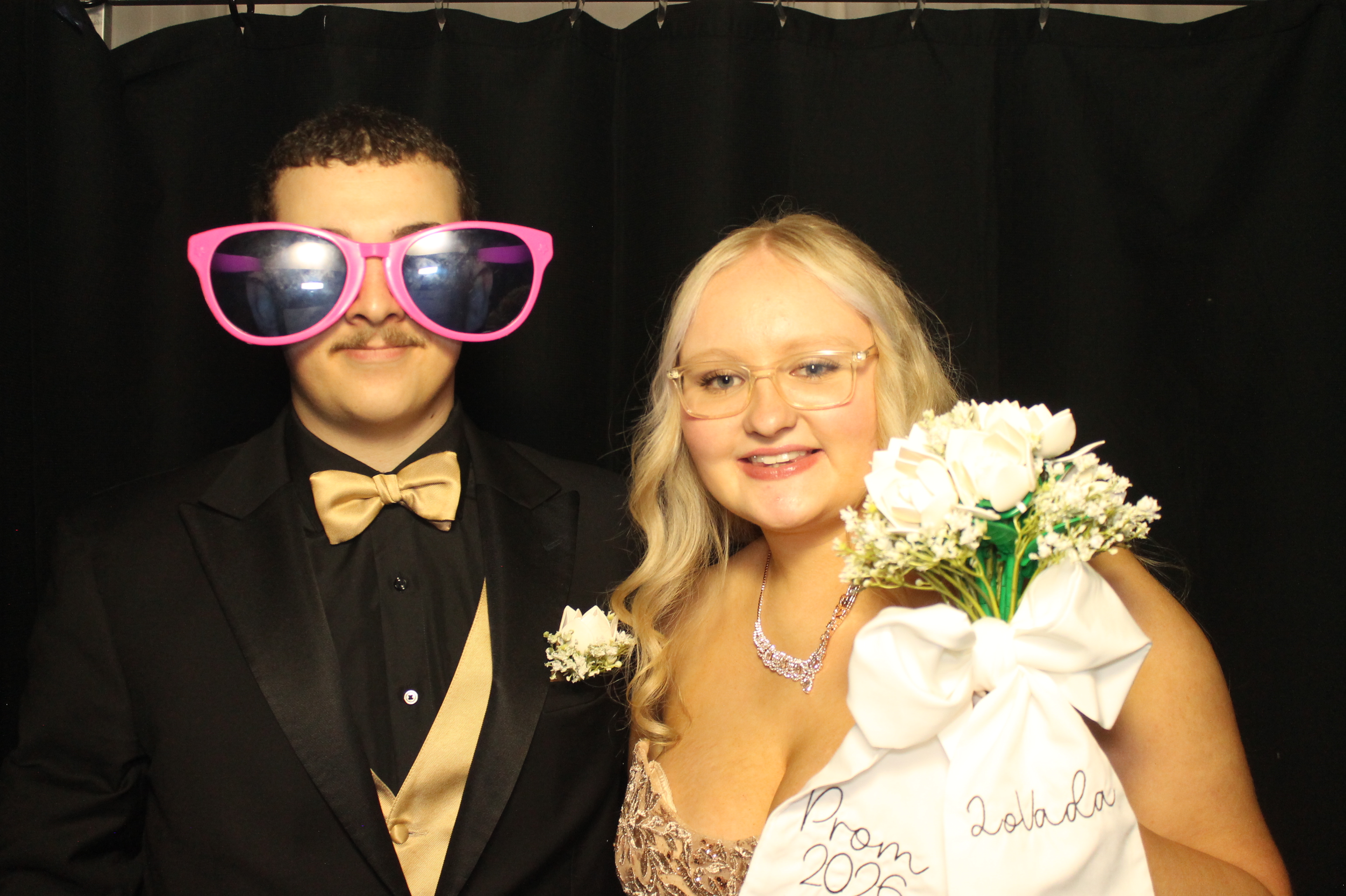 BCHS Prom | View more photos from the event at gallery.photoboothcincy.com/u/PhotoBoothCincy/BCHS-Prom