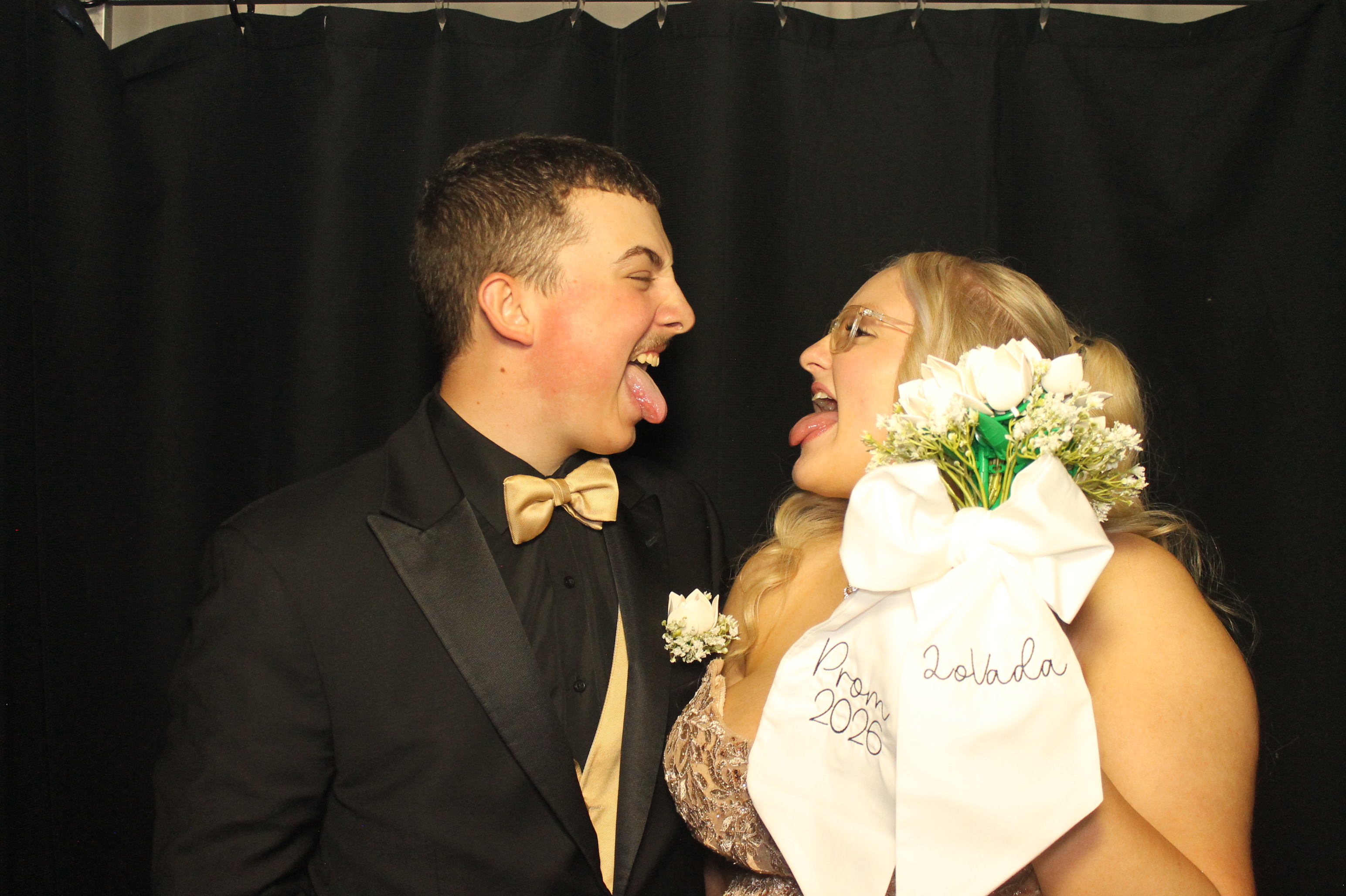 BCHS Prom | View more photos from the event at gallery.photoboothcincy.com/u/PhotoBoothCincy/BCHS-Prom
