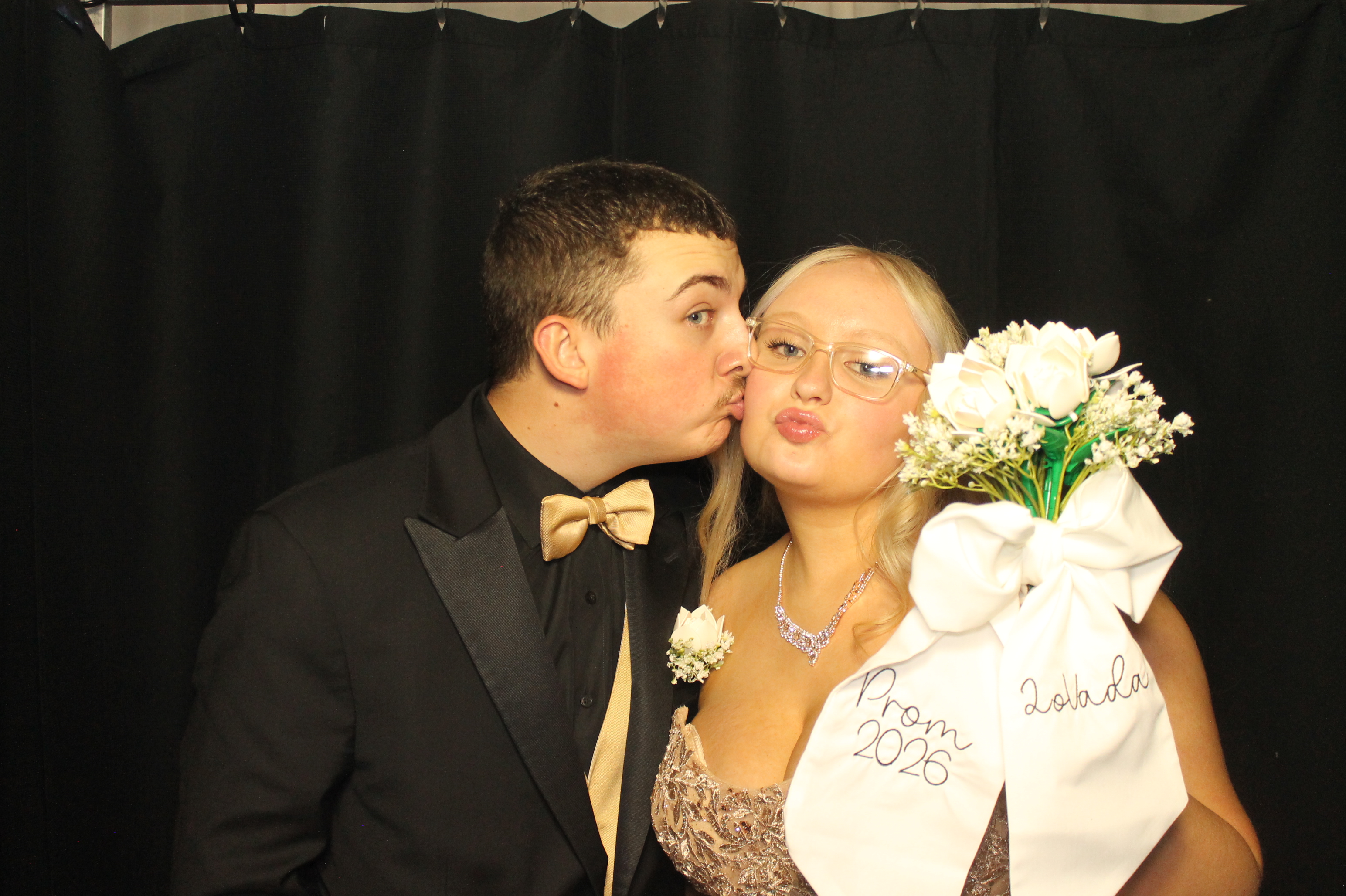 BCHS Prom | View more photos from the event at gallery.photoboothcincy.com/u/PhotoBoothCincy/BCHS-Prom