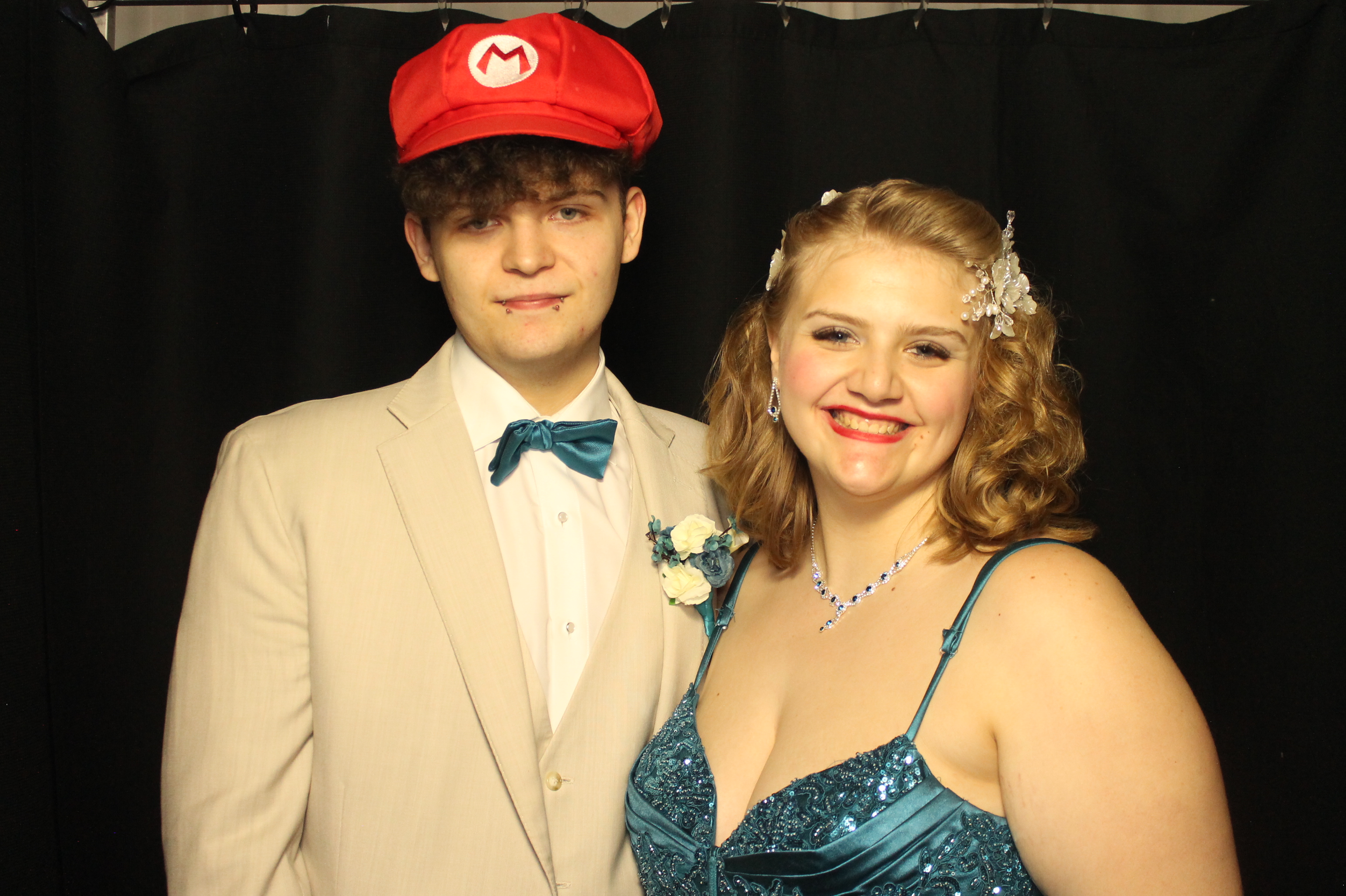 BCHS Prom | View more photos from the event at gallery.photoboothcincy.com/u/PhotoBoothCincy/BCHS-Prom