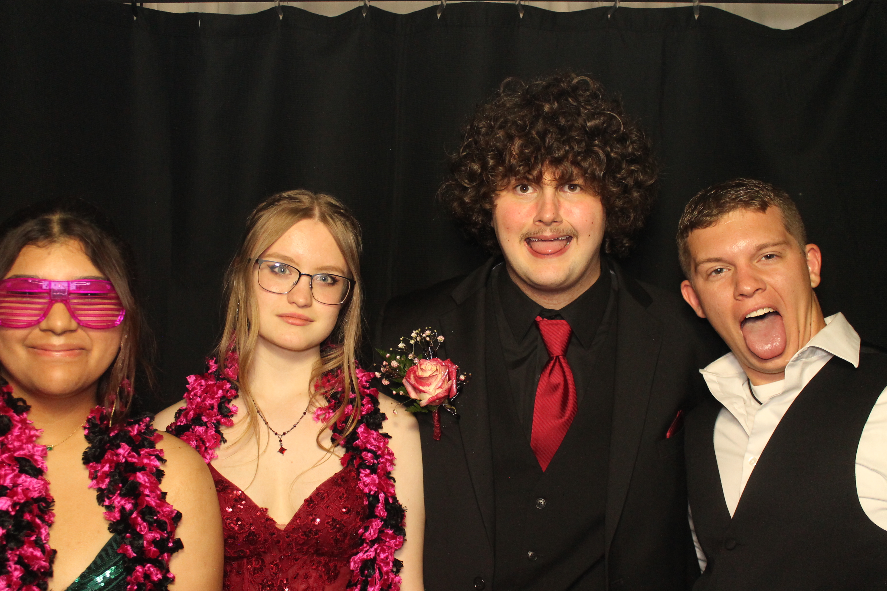 BCHS Prom | View more photos from the event at gallery.photoboothcincy.com/u/PhotoBoothCincy/BCHS-Prom