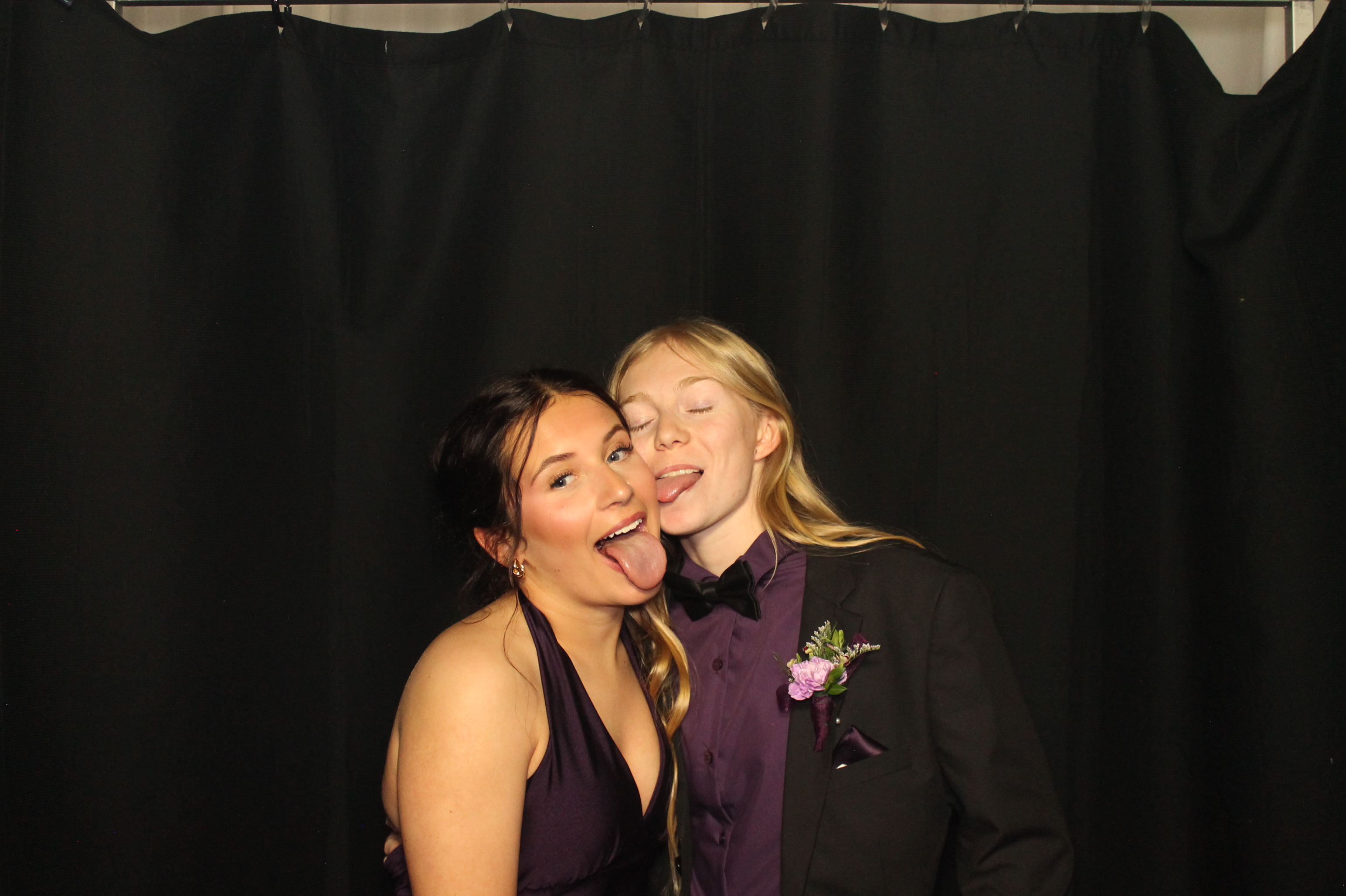 BCHS Prom | View more photos from the event at gallery.photoboothcincy.com/u/PhotoBoothCincy/BCHS-Prom