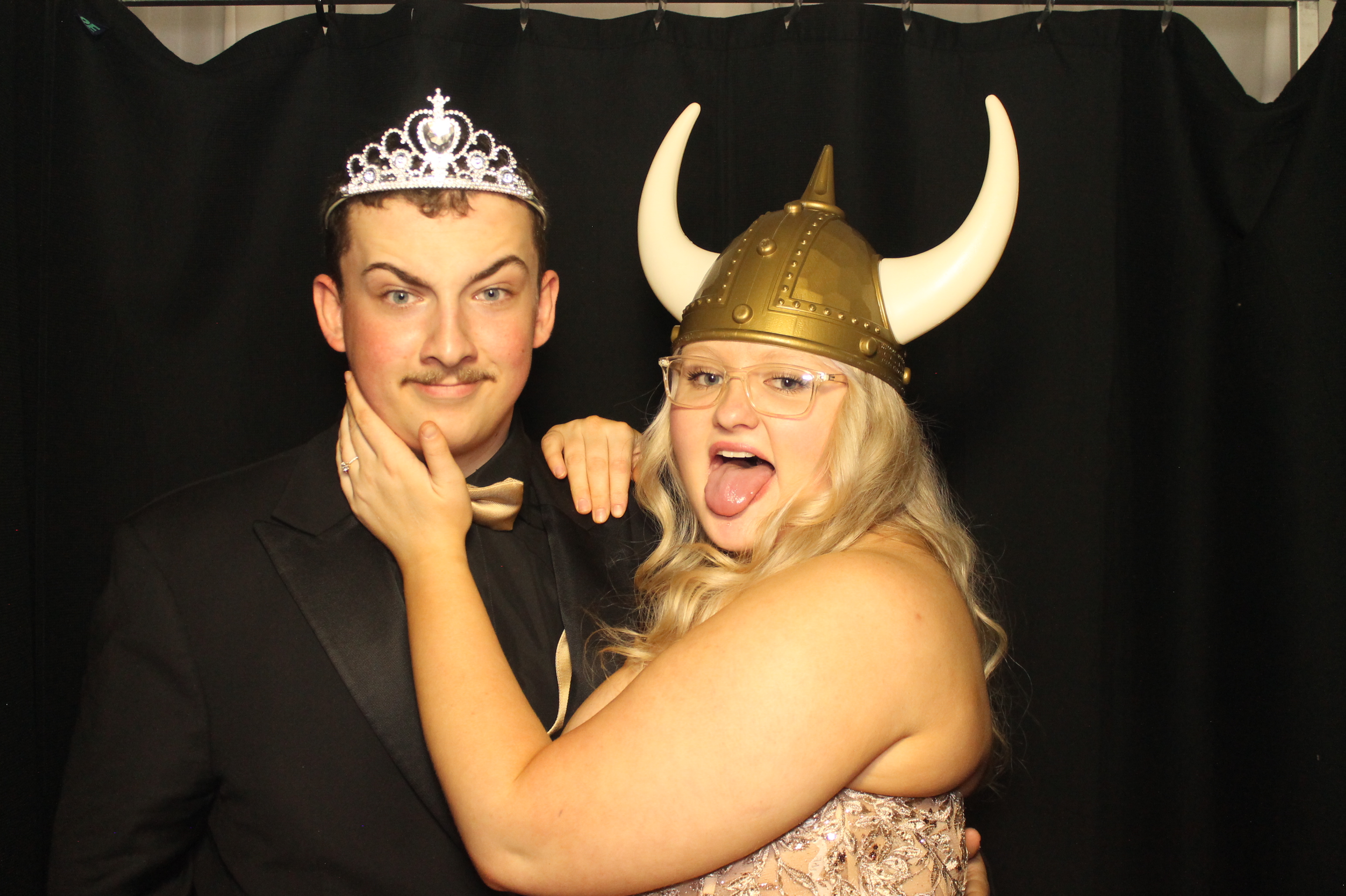 BCHS Prom | View more photos from the event at gallery.photoboothcincy.com/u/PhotoBoothCincy/BCHS-Prom
