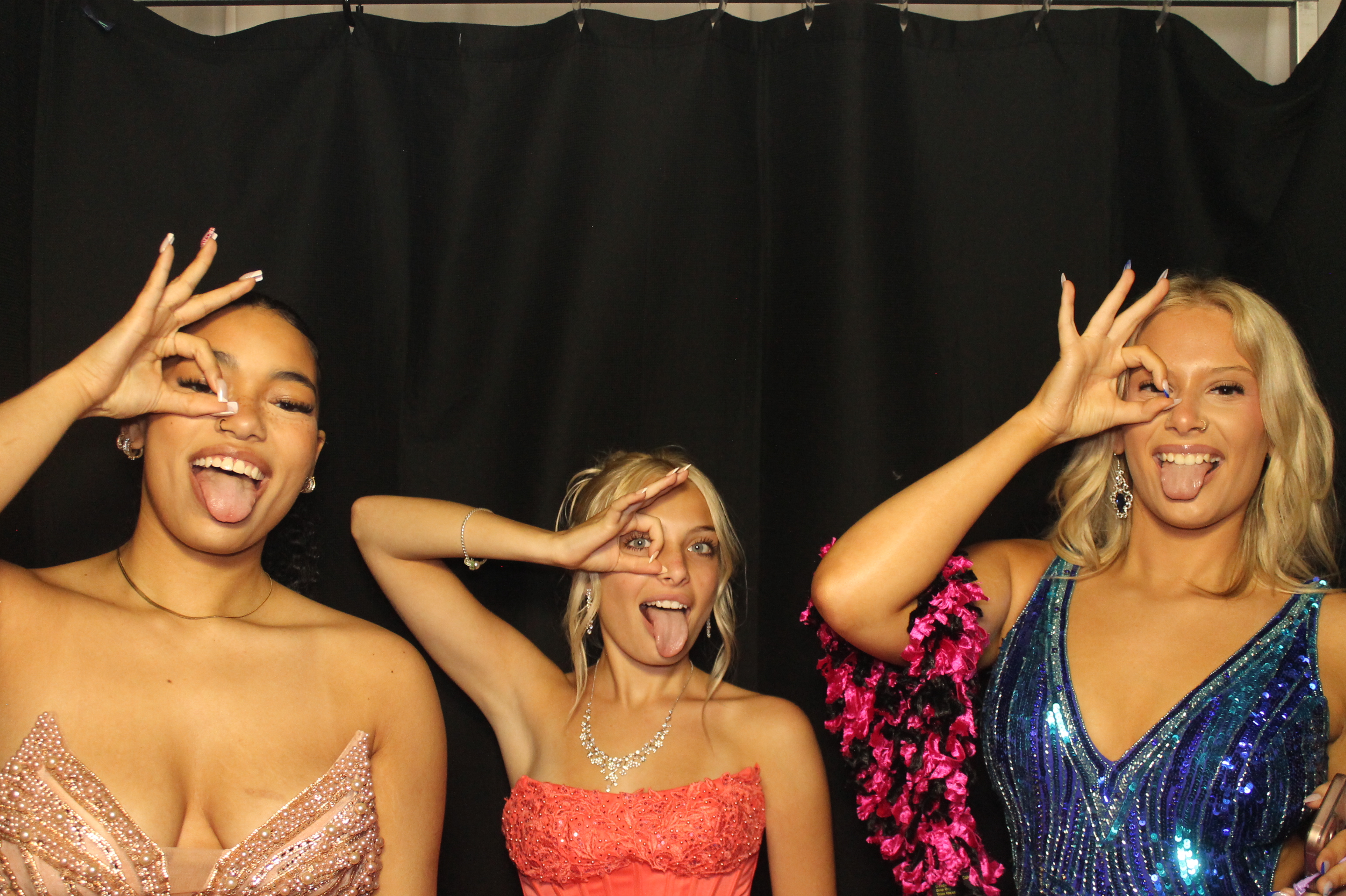 BCHS Prom | View more photos from the event at gallery.photoboothcincy.com/u/PhotoBoothCincy/BCHS-Prom