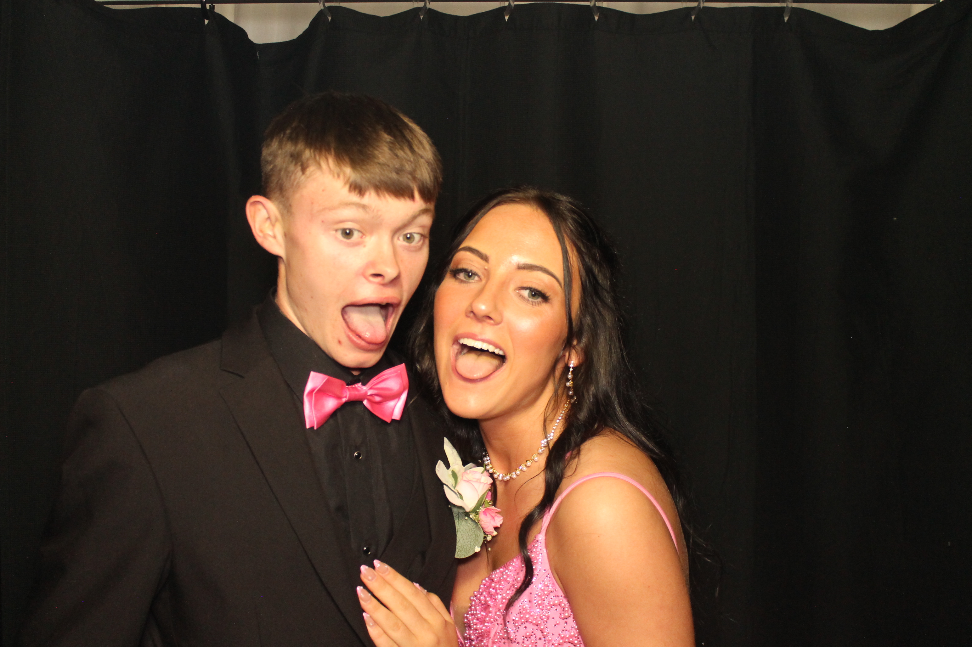 BCHS Prom | View more photos from the event at gallery.photoboothcincy.com/u/PhotoBoothCincy/BCHS-Prom