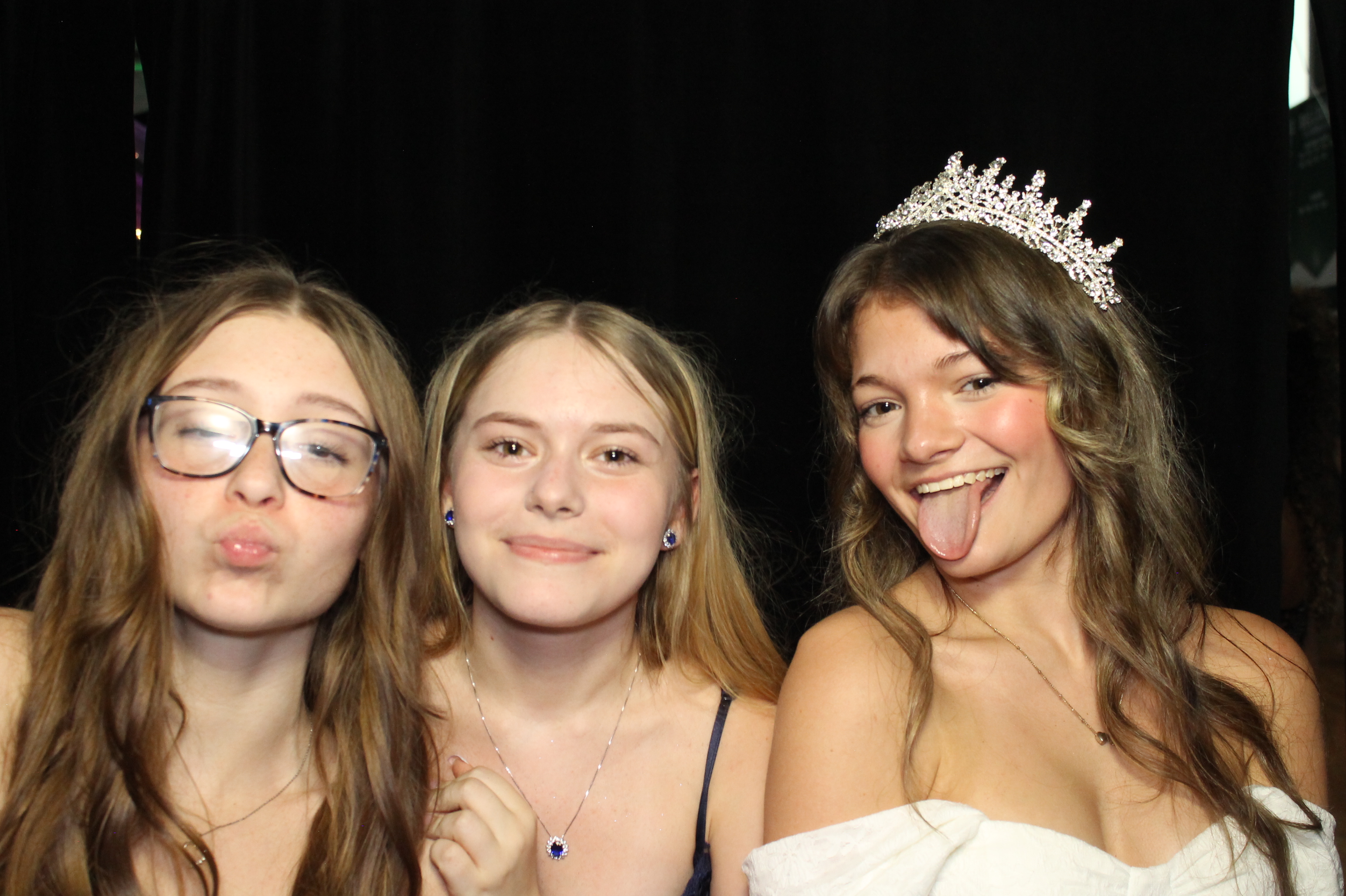 Batavia Homecoming | View more photos from the event at gallery.photoboothcincy.com/u/PhotoBoothCincy/Batavia-Homecoming