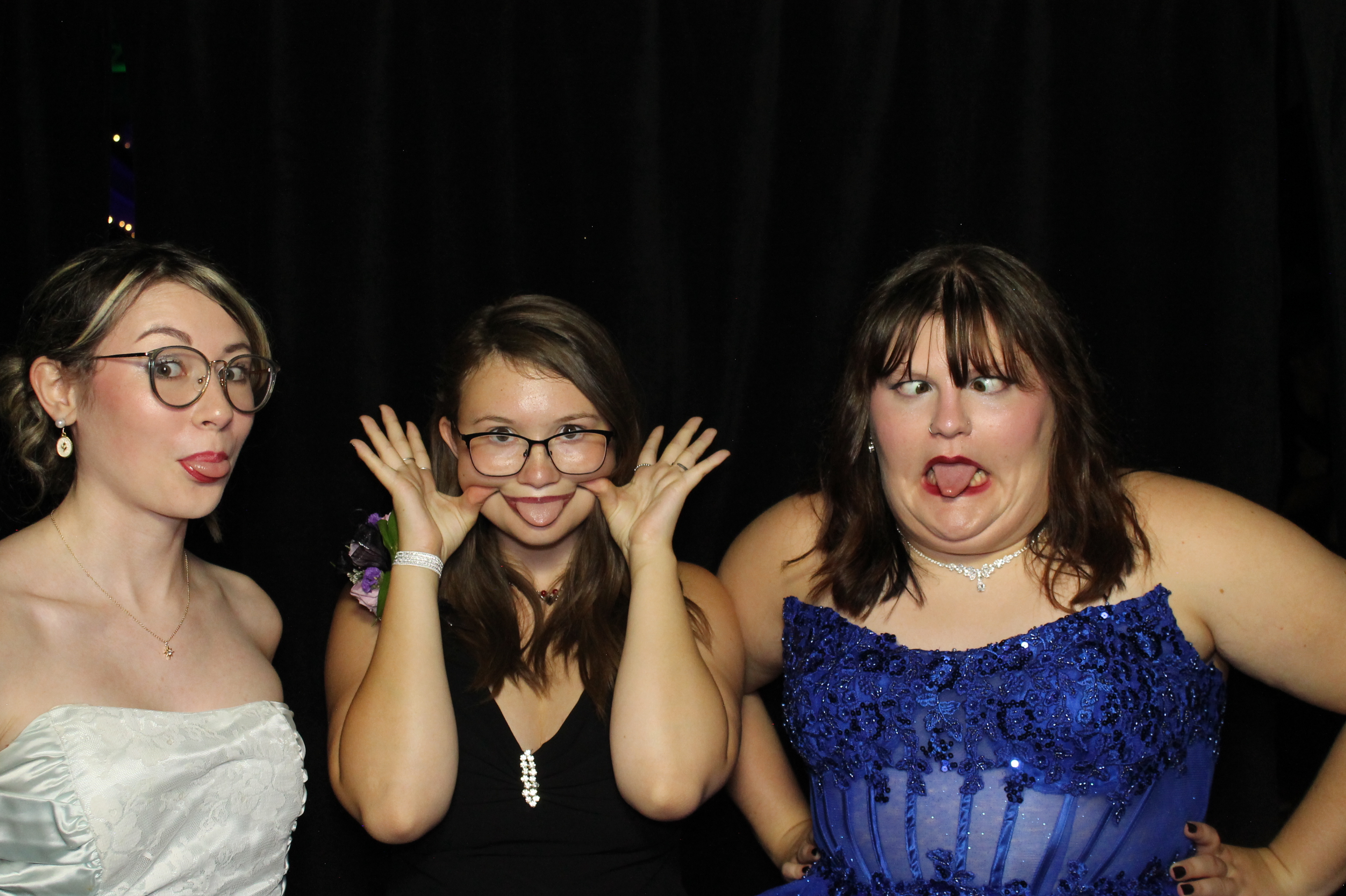 Batavia Homecoming | View more photos from the event at gallery.photoboothcincy.com/u/PhotoBoothCincy/Batavia-Homecoming