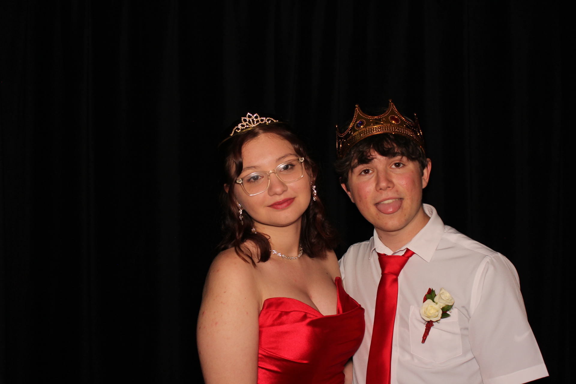 Batavia Prom | View more photos from the event at gallery.photoboothcincy.com/u/PhotoBoothCincy/Batavia-Prom
