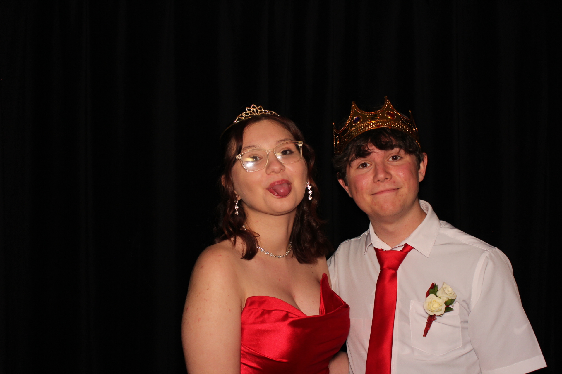 Batavia Prom | View more photos from the event at gallery.photoboothcincy.com/u/PhotoBoothCincy/Batavia-Prom
