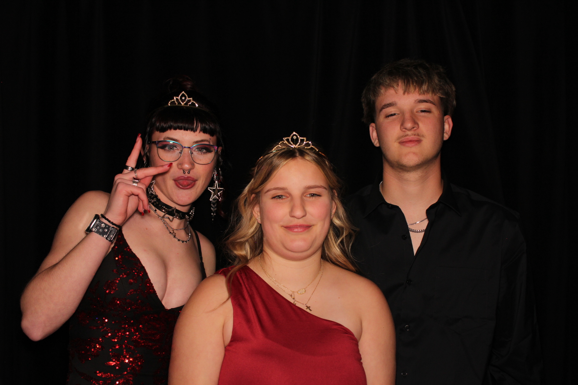 Batavia Prom | View more photos from the event at gallery.photoboothcincy.com/u/PhotoBoothCincy/Batavia-Prom