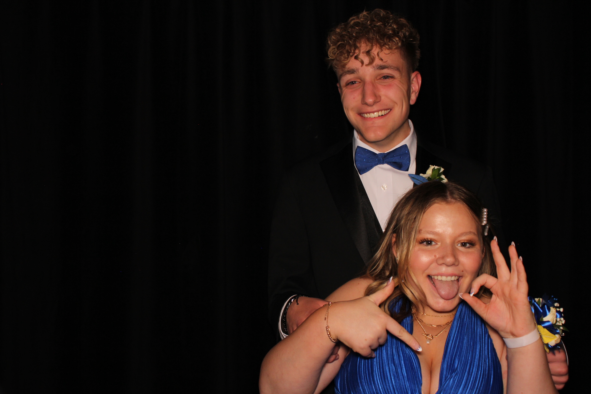 Batavia Prom | View more photos from the event at gallery.photoboothcincy.com/u/PhotoBoothCincy/Batavia-Prom
