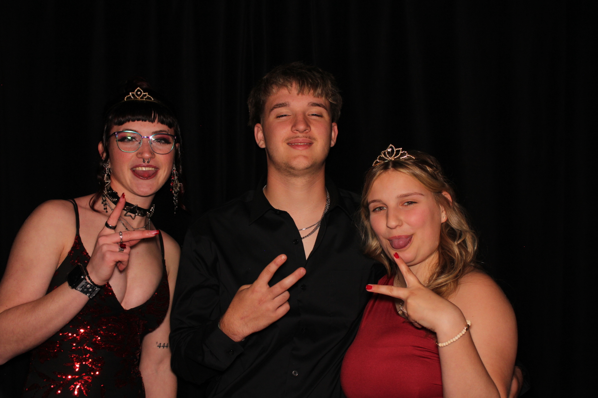 Batavia Prom | View more photos from the event at gallery.photoboothcincy.com/u/PhotoBoothCincy/Batavia-Prom